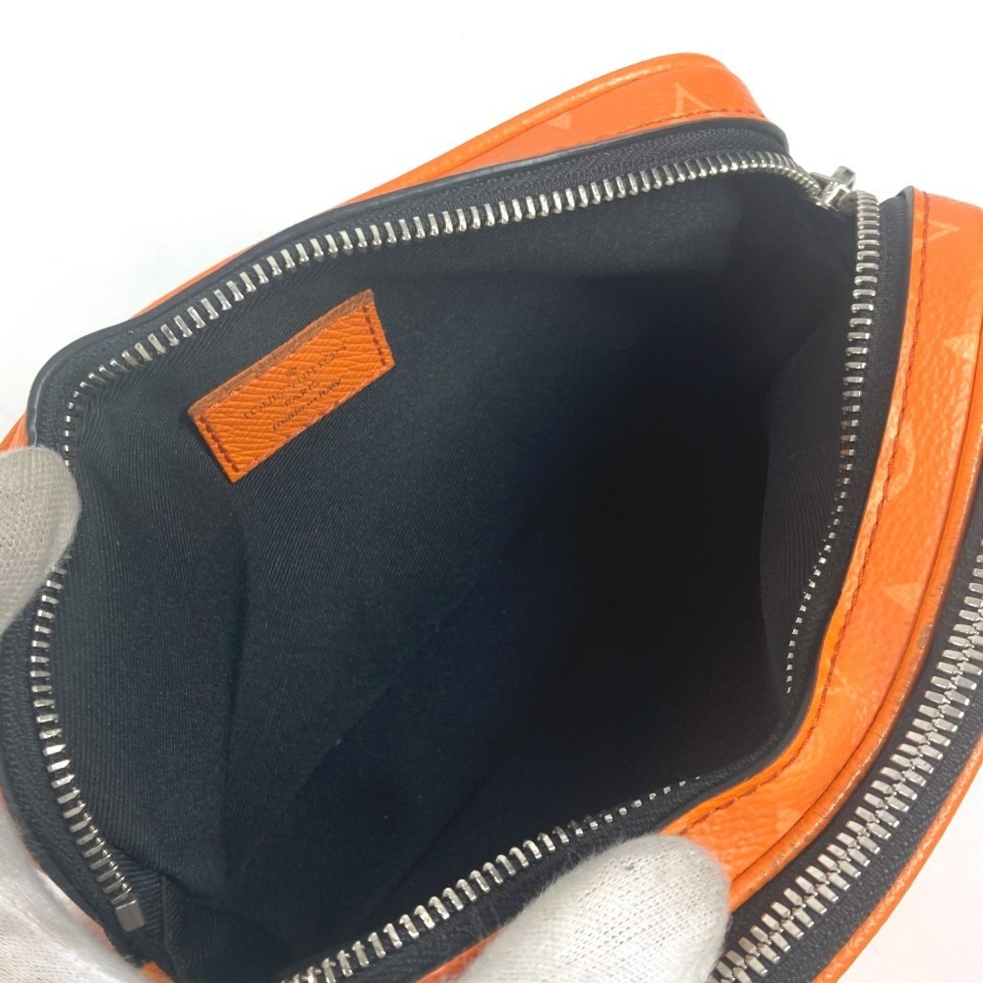 Louis Vuitton Orange Monogram Taiga Leather Pochette Shoulder Bag (Pre-Owned)