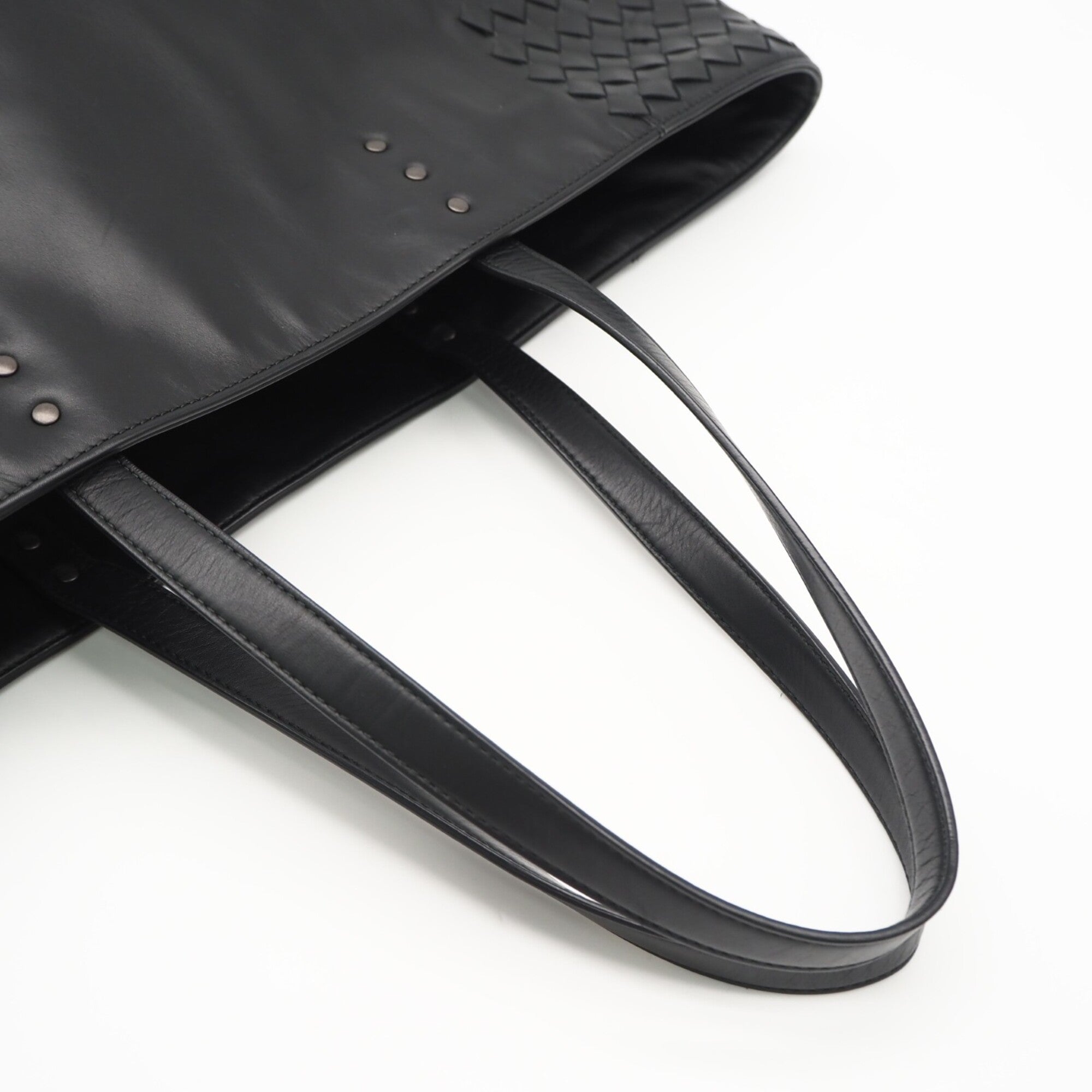 Bottega Veneta Intrecciato Black Leather Handbag Tote Bag (Pre-Owned)