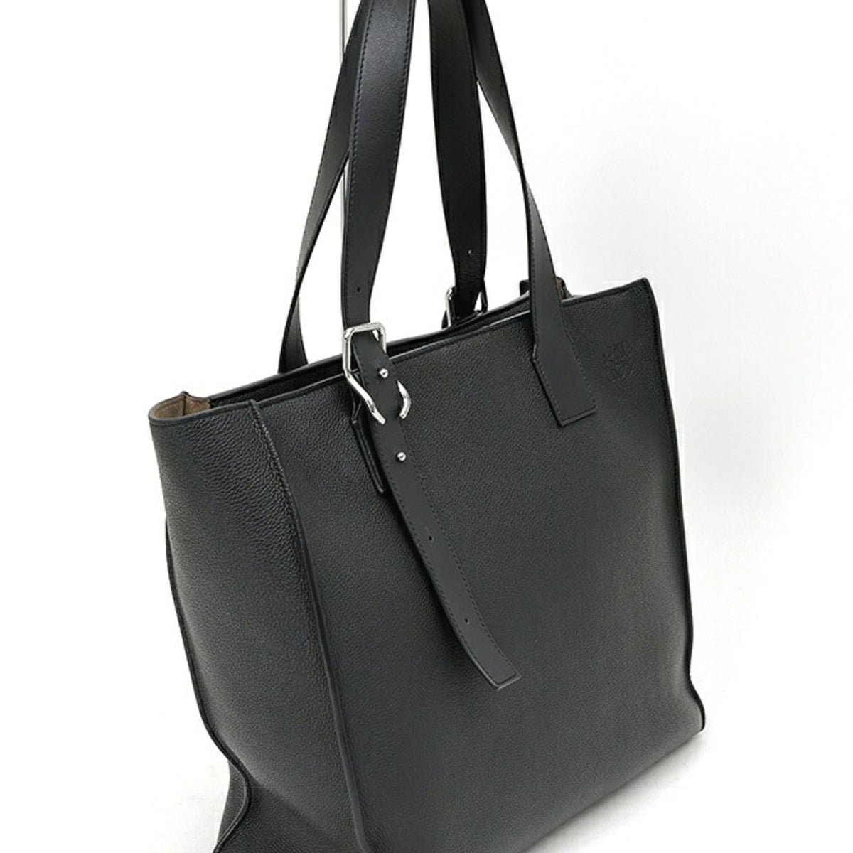 Loewe Black Leather Tote Bag (Pre-Owned)