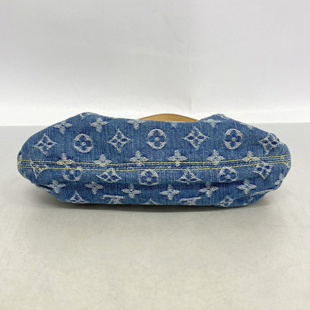 Louis Vuitton Blue Shoulder Bag (Pre-Owned)