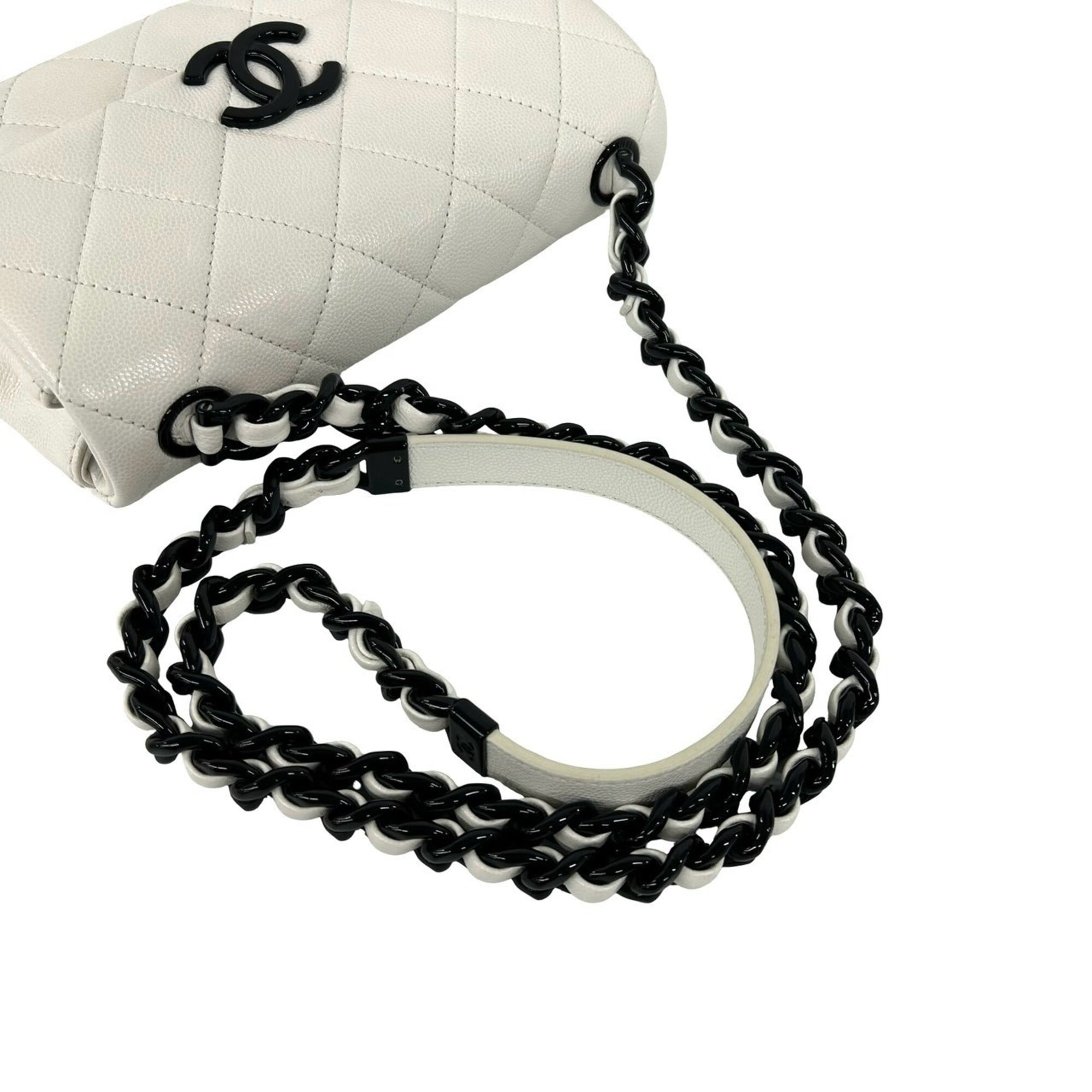 Chanel Black White Grained Calfskin Shoulder Bag (Pre-Owned)