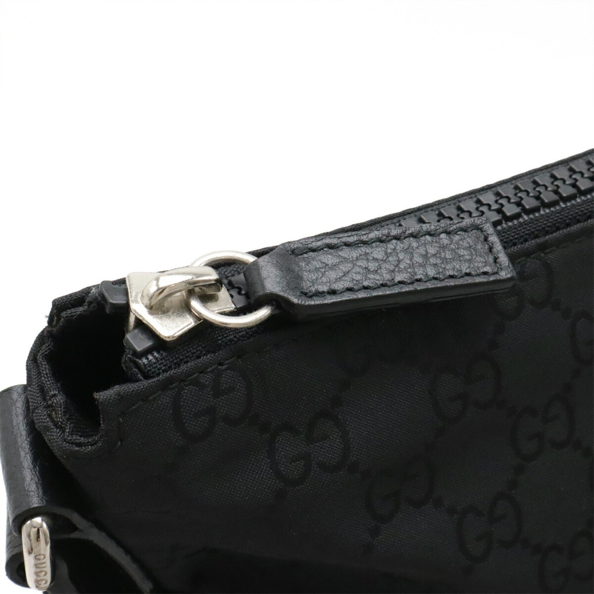 Gucci Black Gray Nylon Leather Shoulder Bag (Pre-Owned)