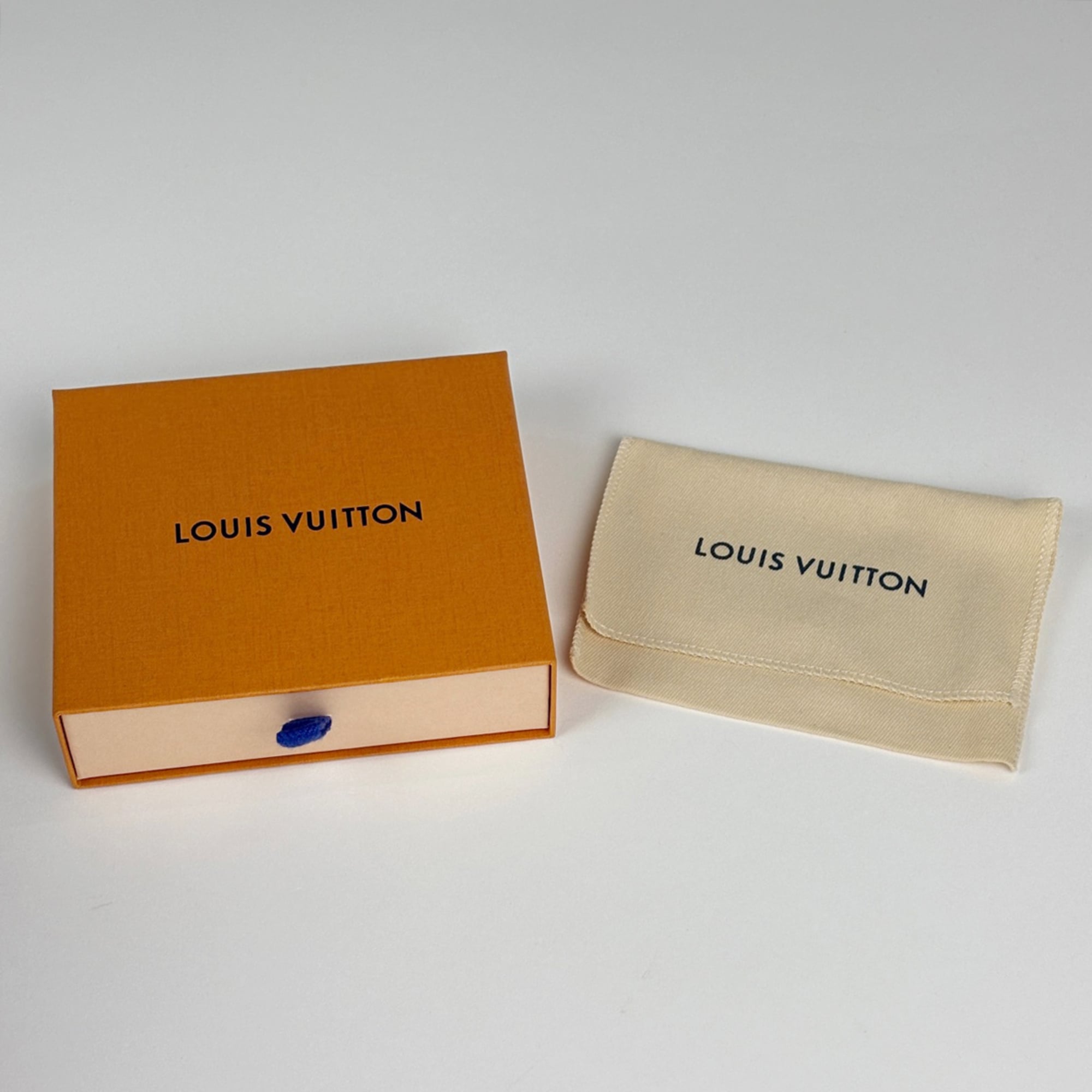 Louis Vuitton Gold Metal Band Ring (Pre-Owned)
