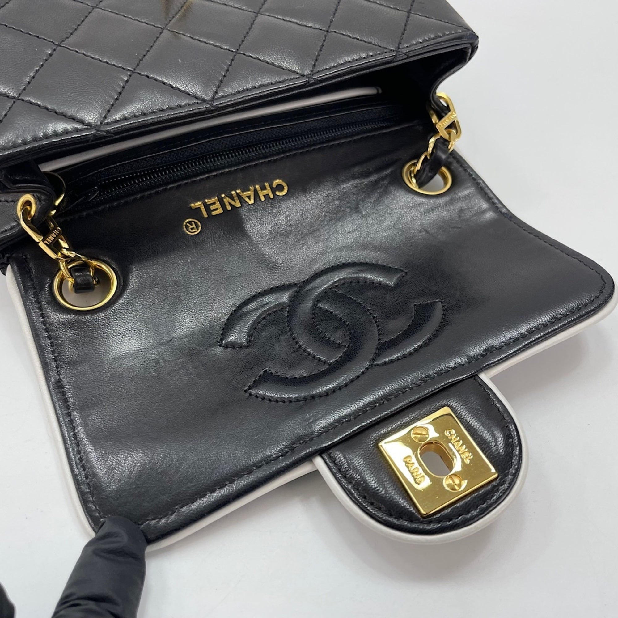 Chanel Matelasse Black Shoulder Bag (Pre-Owned)