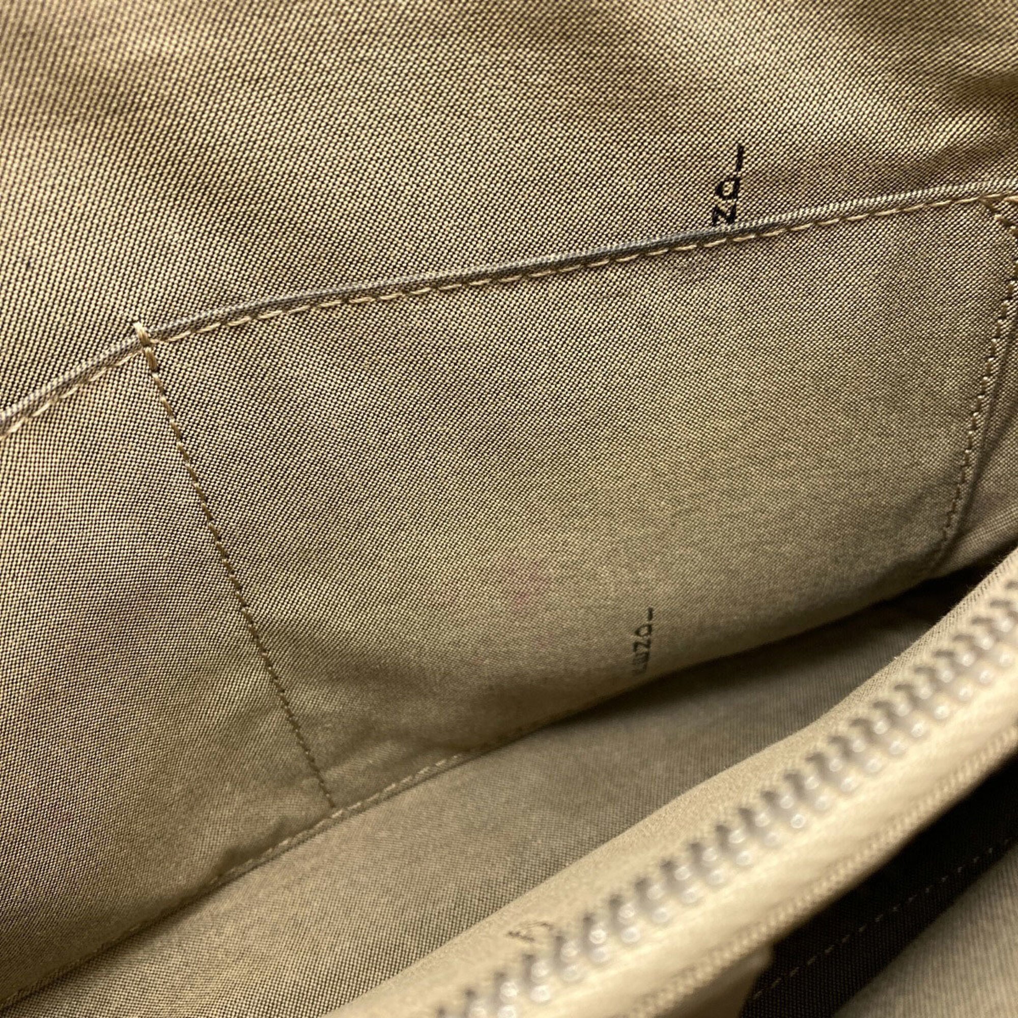Fendi Grayish Leather Handbag (Pre-Owned)