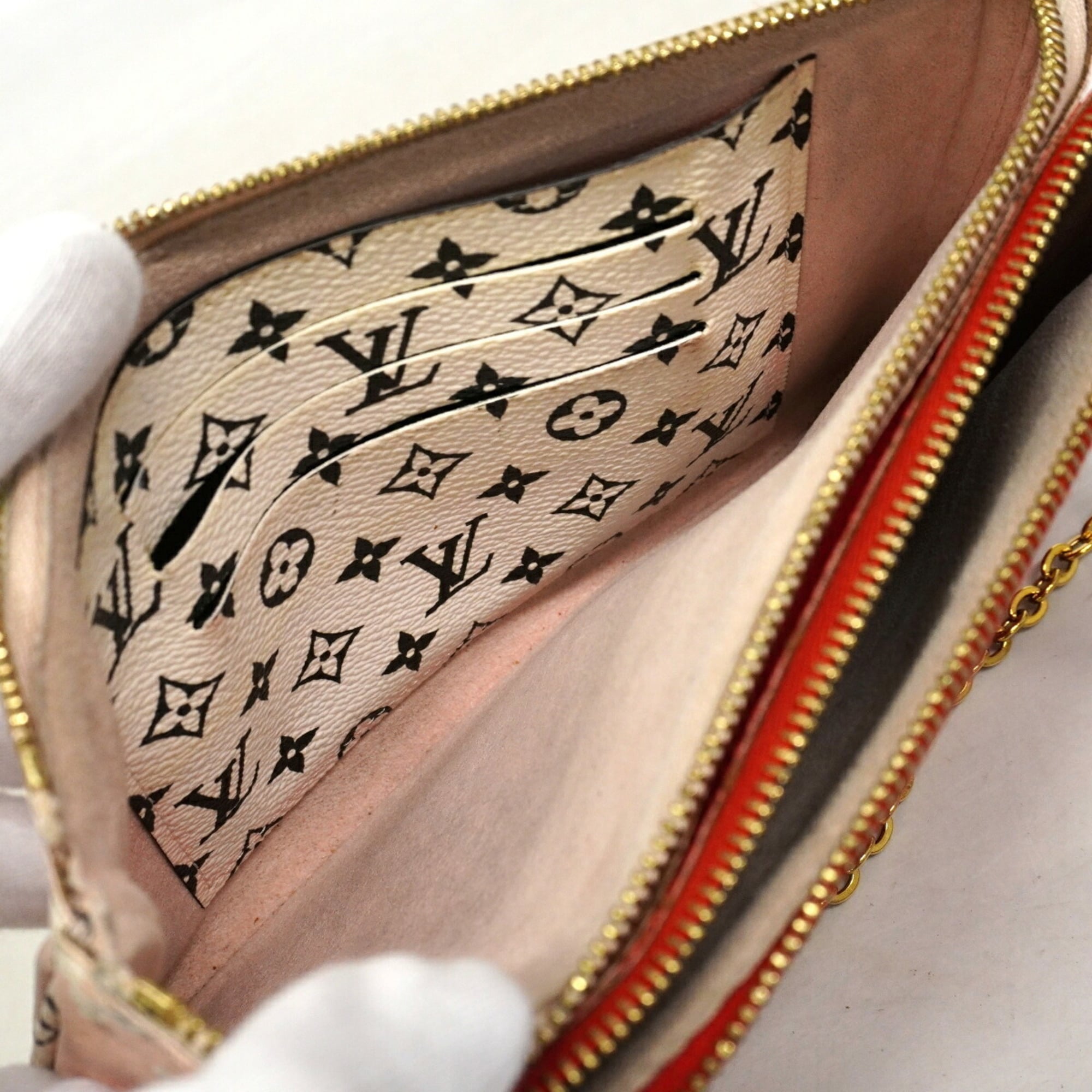 Louis Vuitton Pink Red Color Shoulder Bag (Pre-Owned)