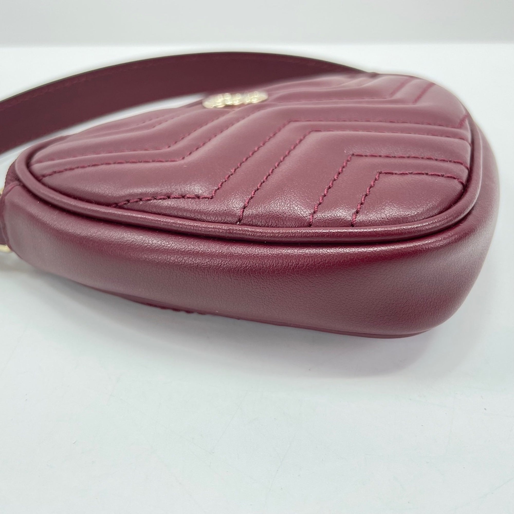 Gucci Gg Marmont Wine Leather Handbag (Pre-Owned)