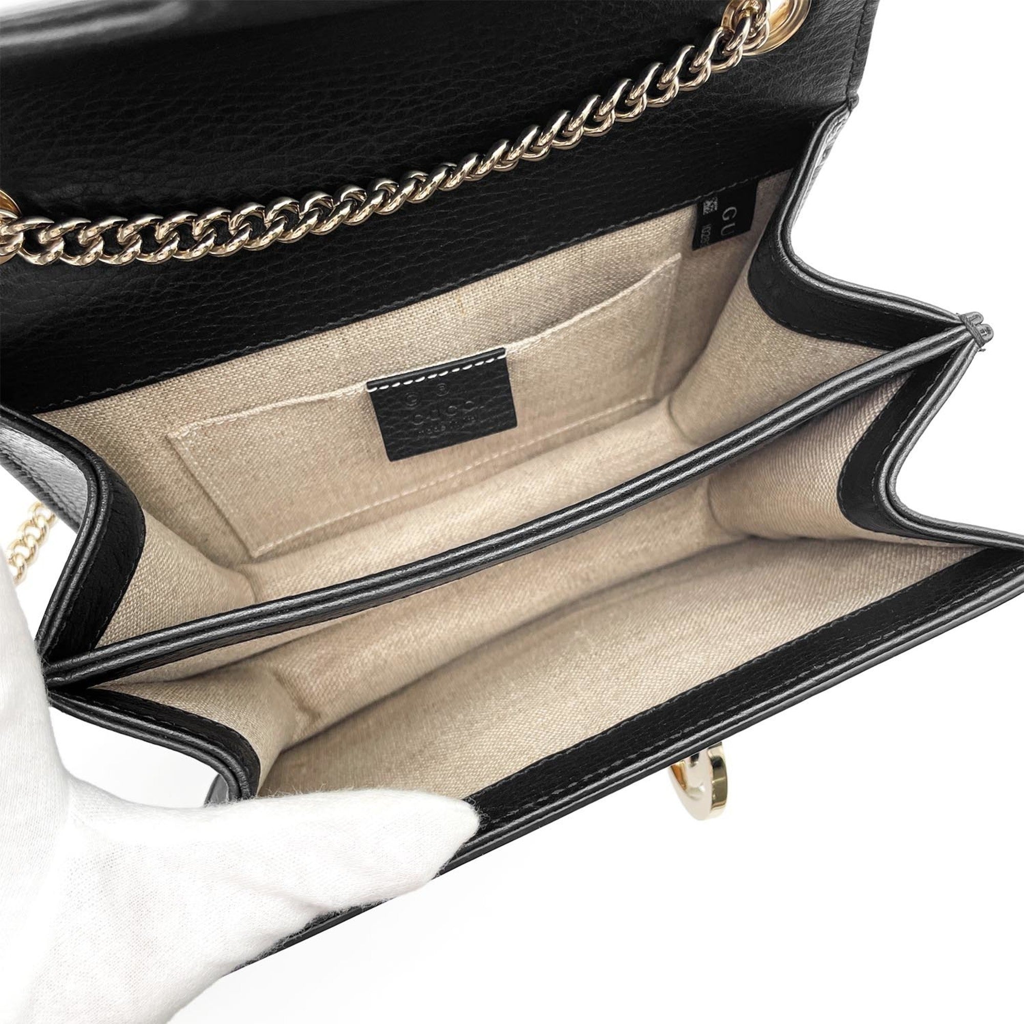Gucci Black Leather Metal Shoulder Bag (Pre-Owned)