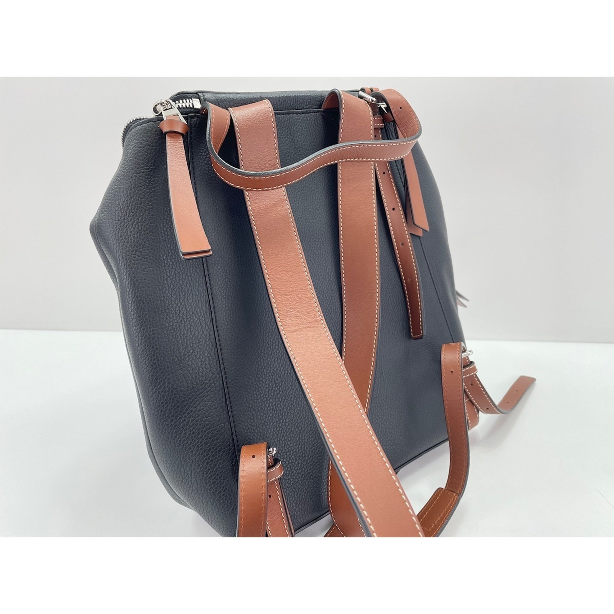 Loewe Black Leather Backpack (Pre-Owned)