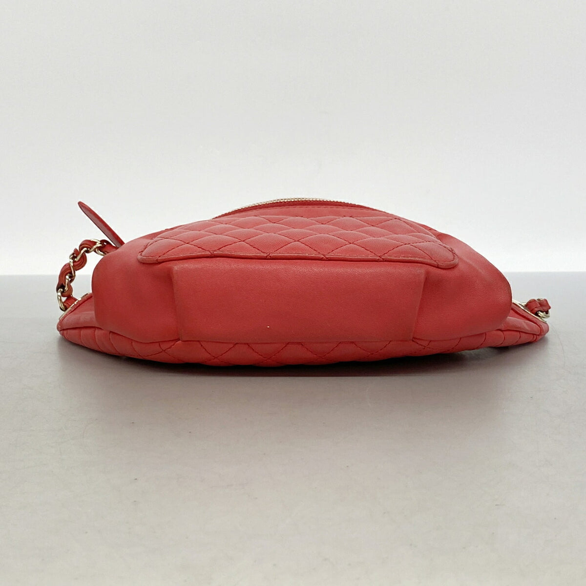 Chanel Red Color Leather Sling Bag (Pre-Owned)