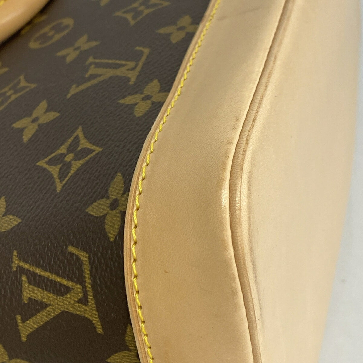 Louis Vuitton Brown Handbag (Pre-Owned)