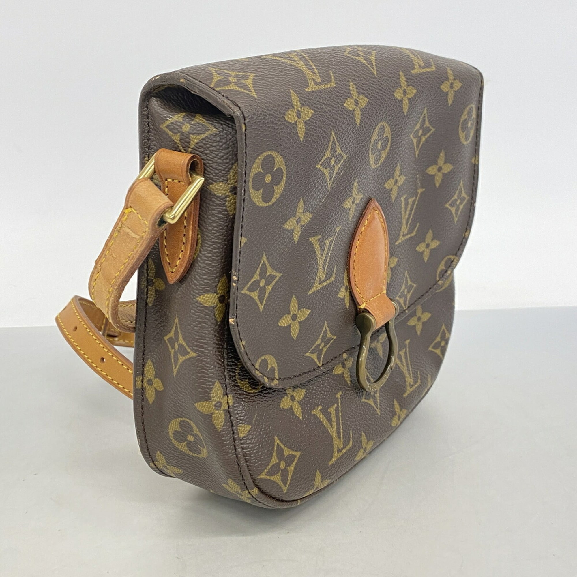 Louis Vuitton Brown Shoulder Bag (Pre-Owned)