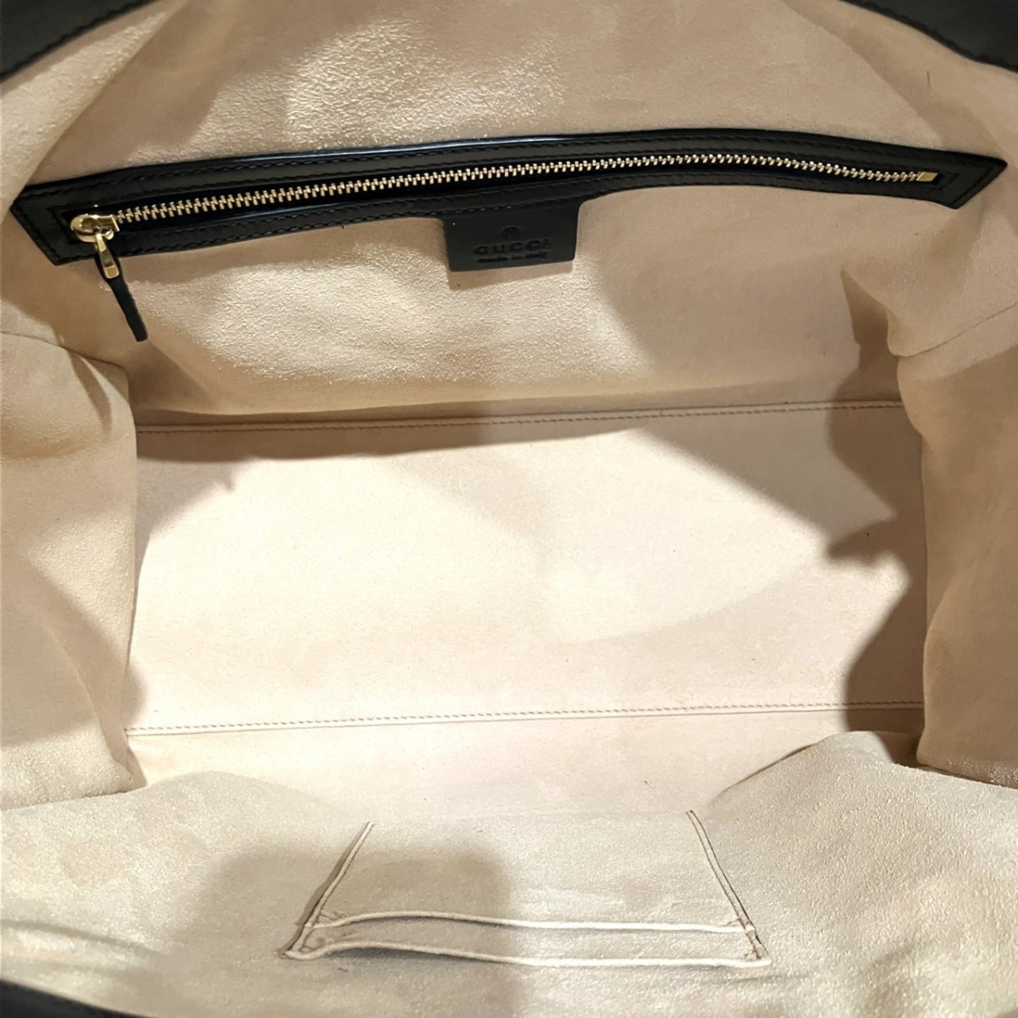 Gucci Sherry Line Black Suede Leather Handbag (Pre-Owned)