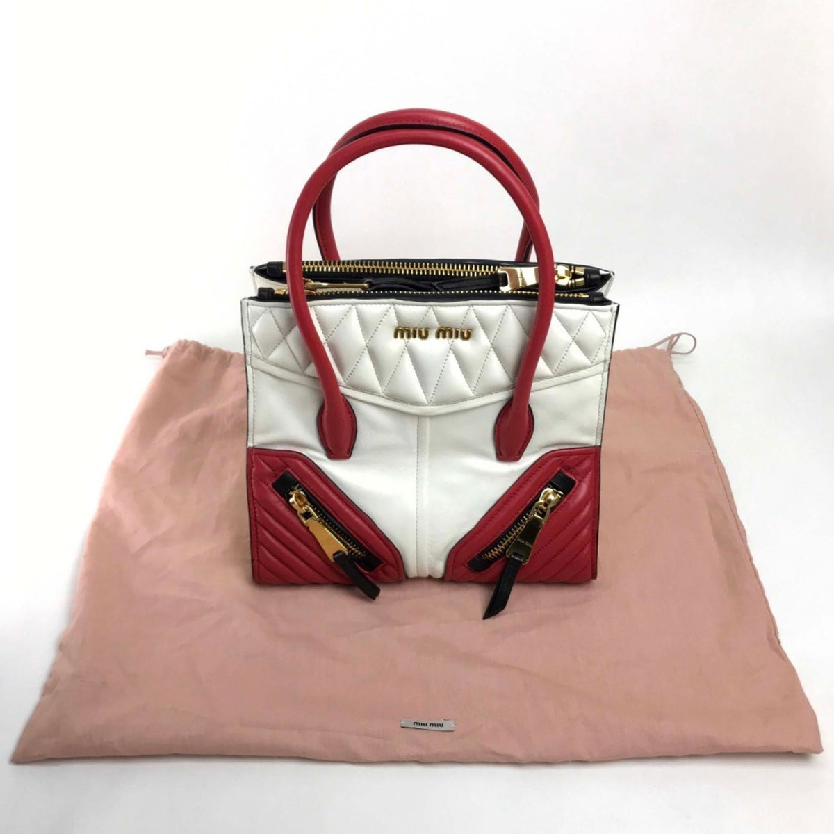 Miu Miu Matelasse Red Color White Handbag Shoulder Bag (Pre-Owned)