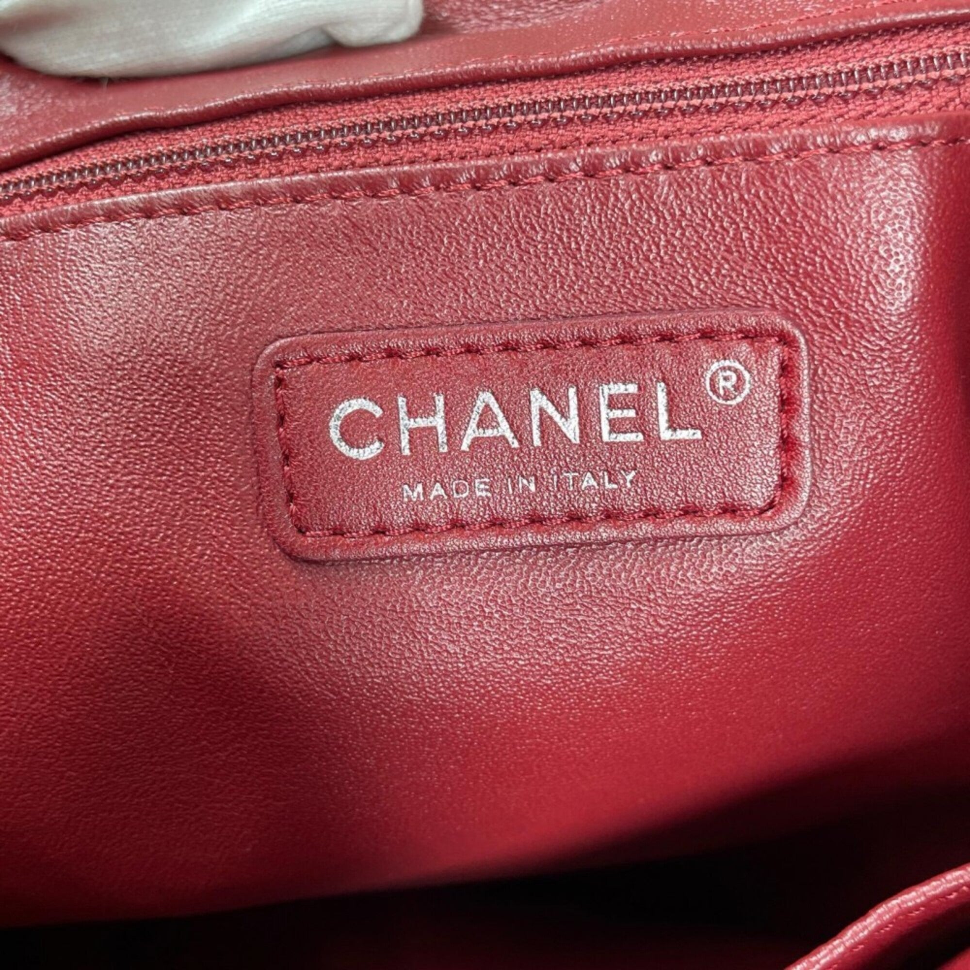 Chanel Black Patent Leather Tote Bag (Pre-Owned)