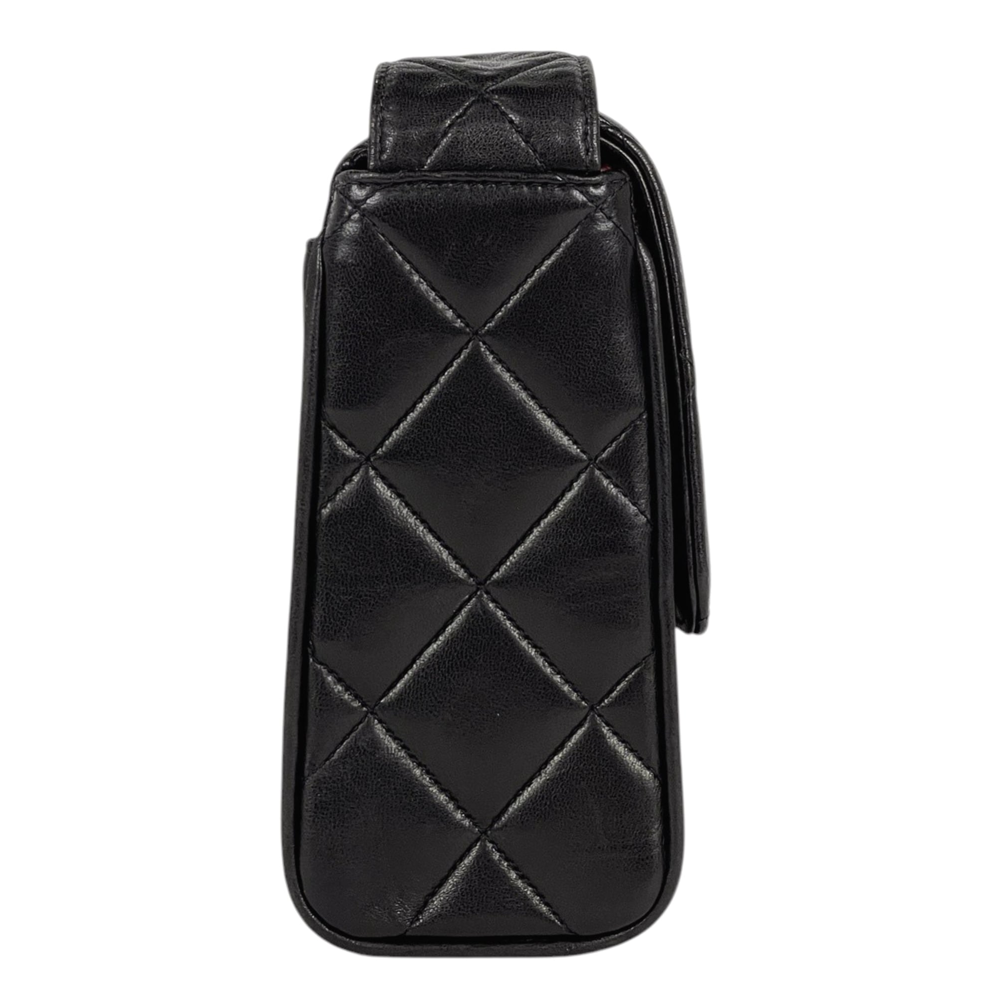 Chanel Black Leather Shoulder Bag (Pre-Owned)