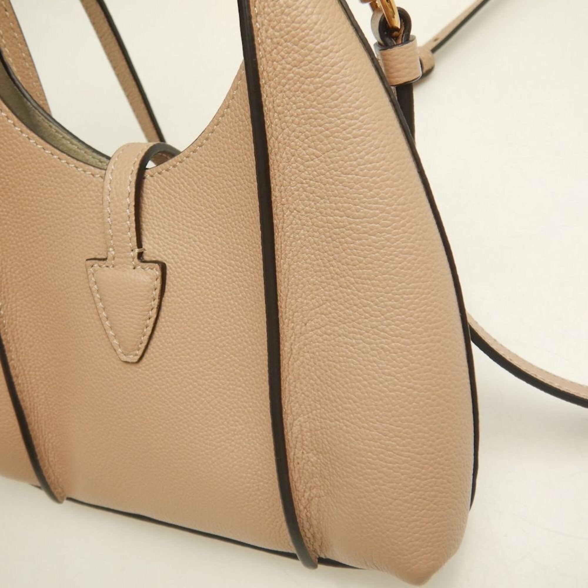 Tod's Gold Leather Handbag Shopping Bag (Pre-Owned)
