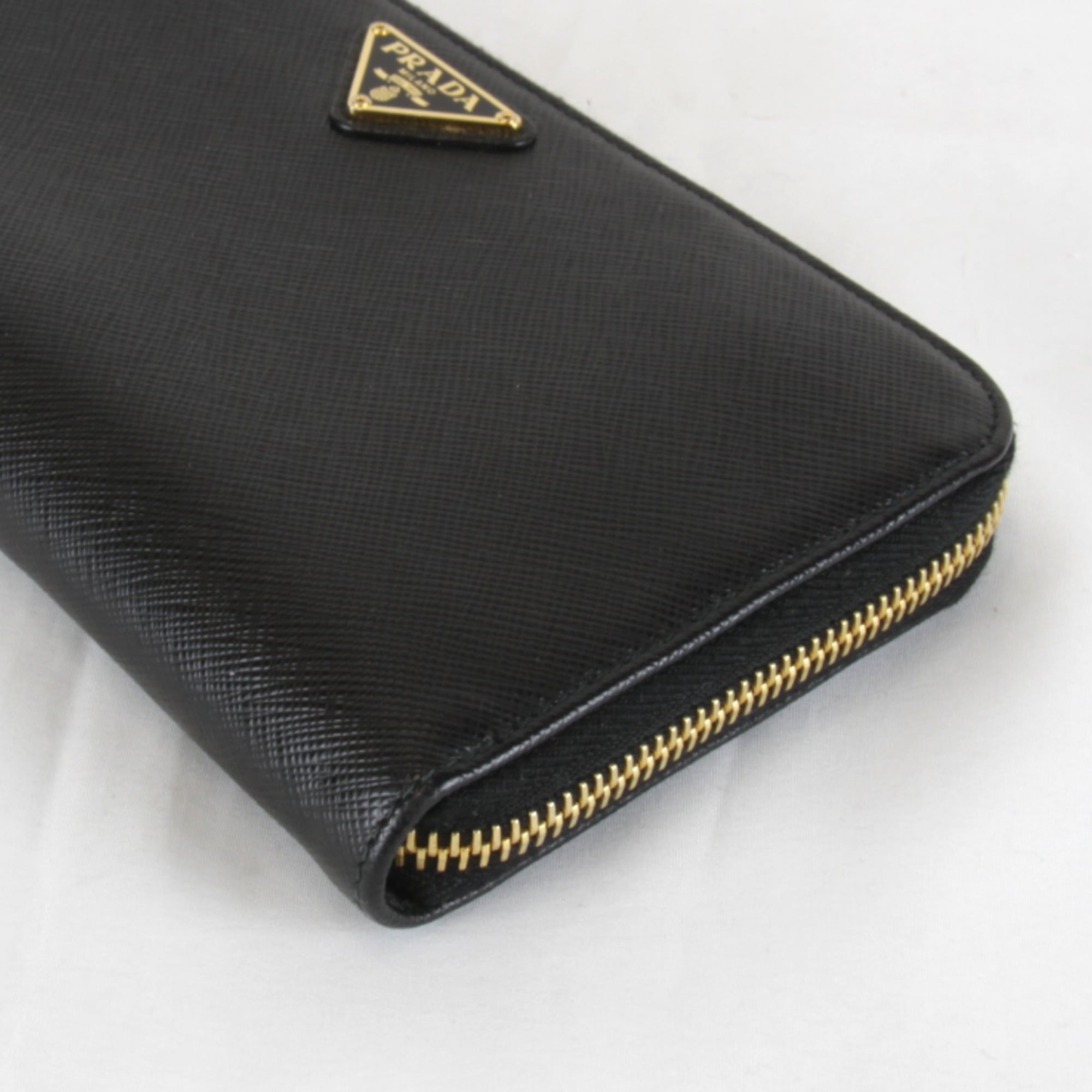 Prada Black Leather Long Wallet (Bi-Fold) (Pre-Owned)
