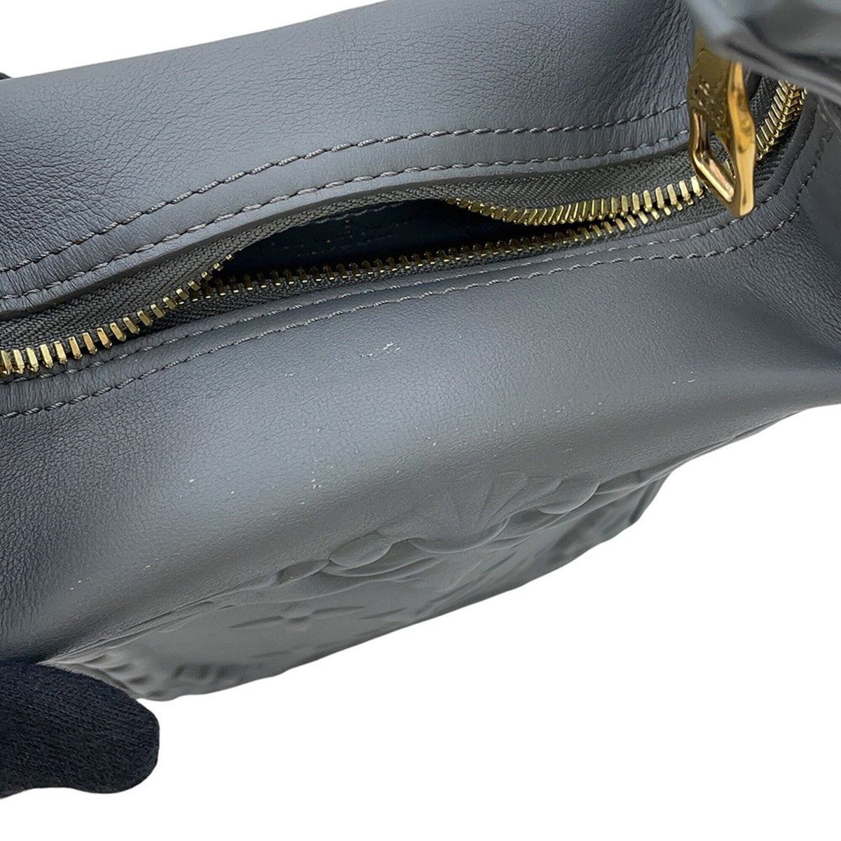 Louis Vuitton Gray Leather Handbag Shoulder Bag (Pre-Owned)