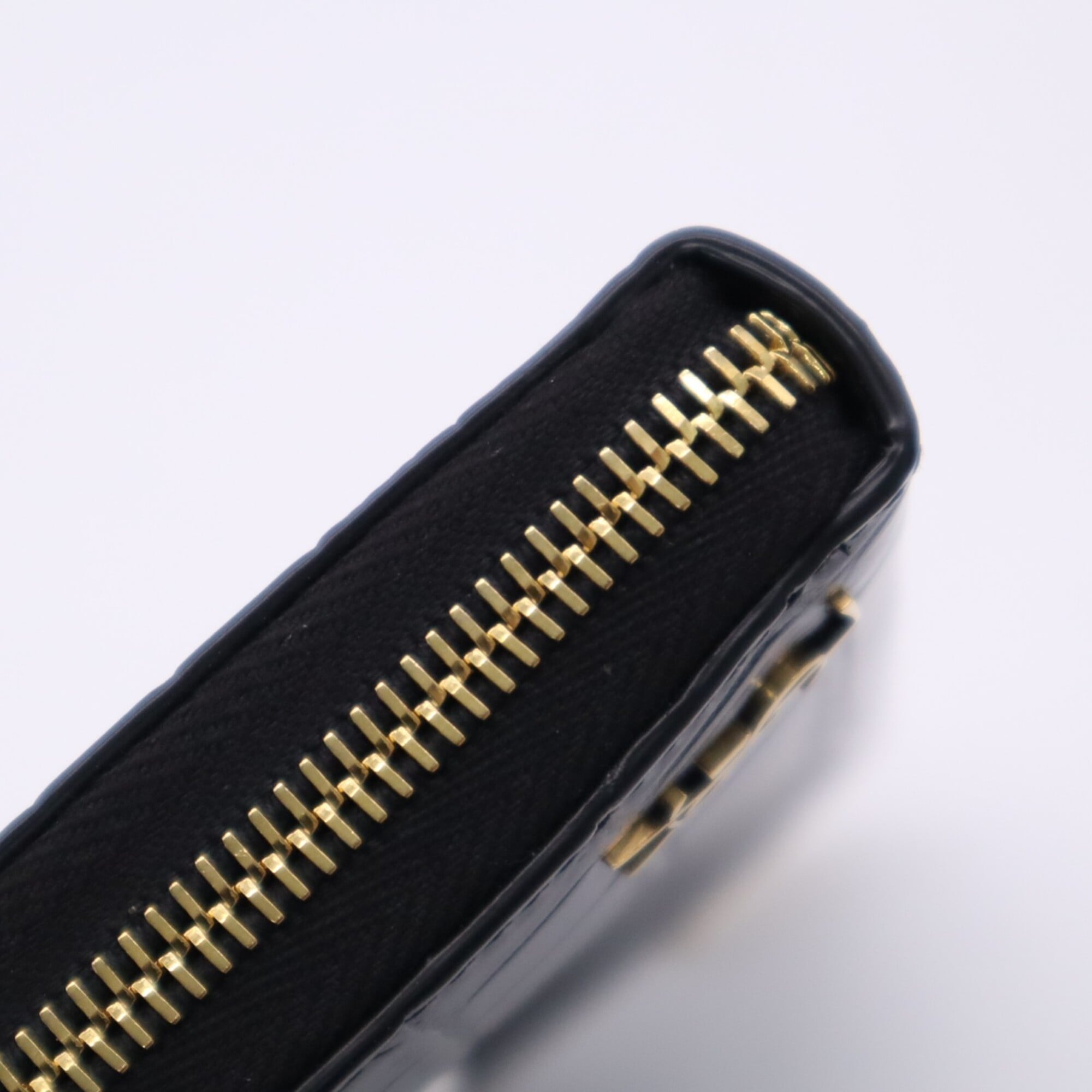 Yves Saint Laurent Black Leather Long Wallet (Bi-Fold) (Pre-Owned)
