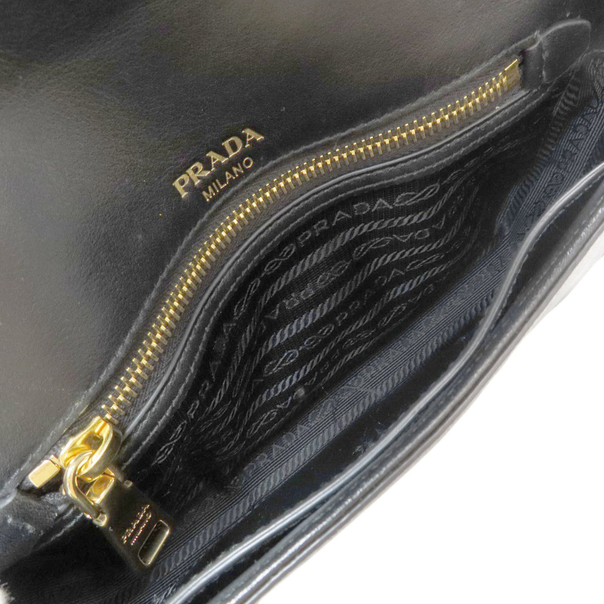 Prada Saffiano Black Saffiano Shoulder Bag (Pre-Owned)