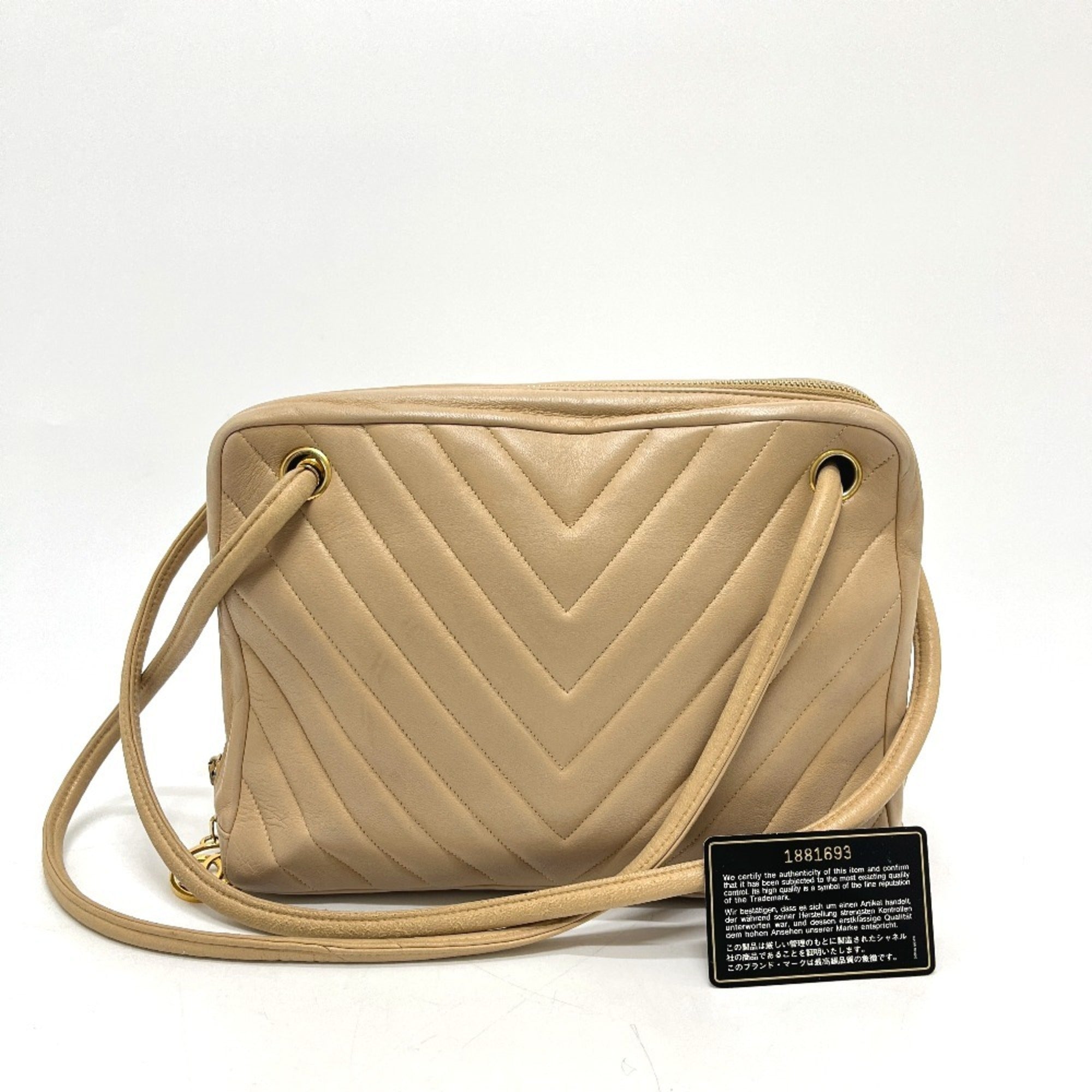 Chanel Beige Leather Handbag Shoulder Bag (Pre-Owned)