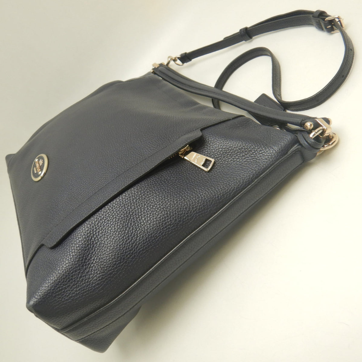 Coach Navy Leather Shoulder Bag (Pre-Owned)