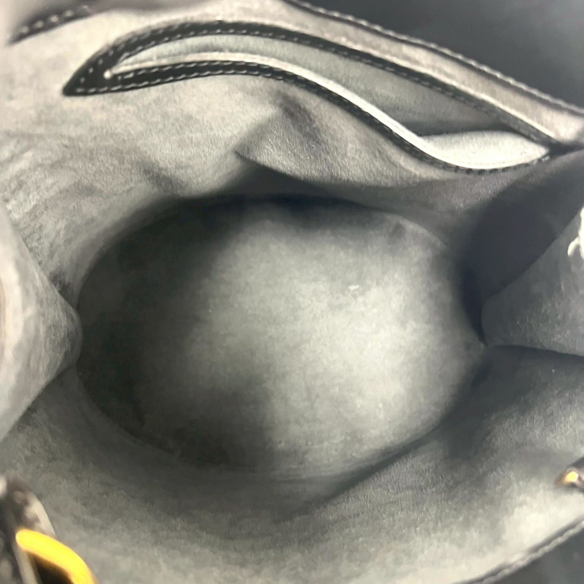 Louis Vuitton Black Leather Shoulder Bag Tote Bag (Pre-Owned)