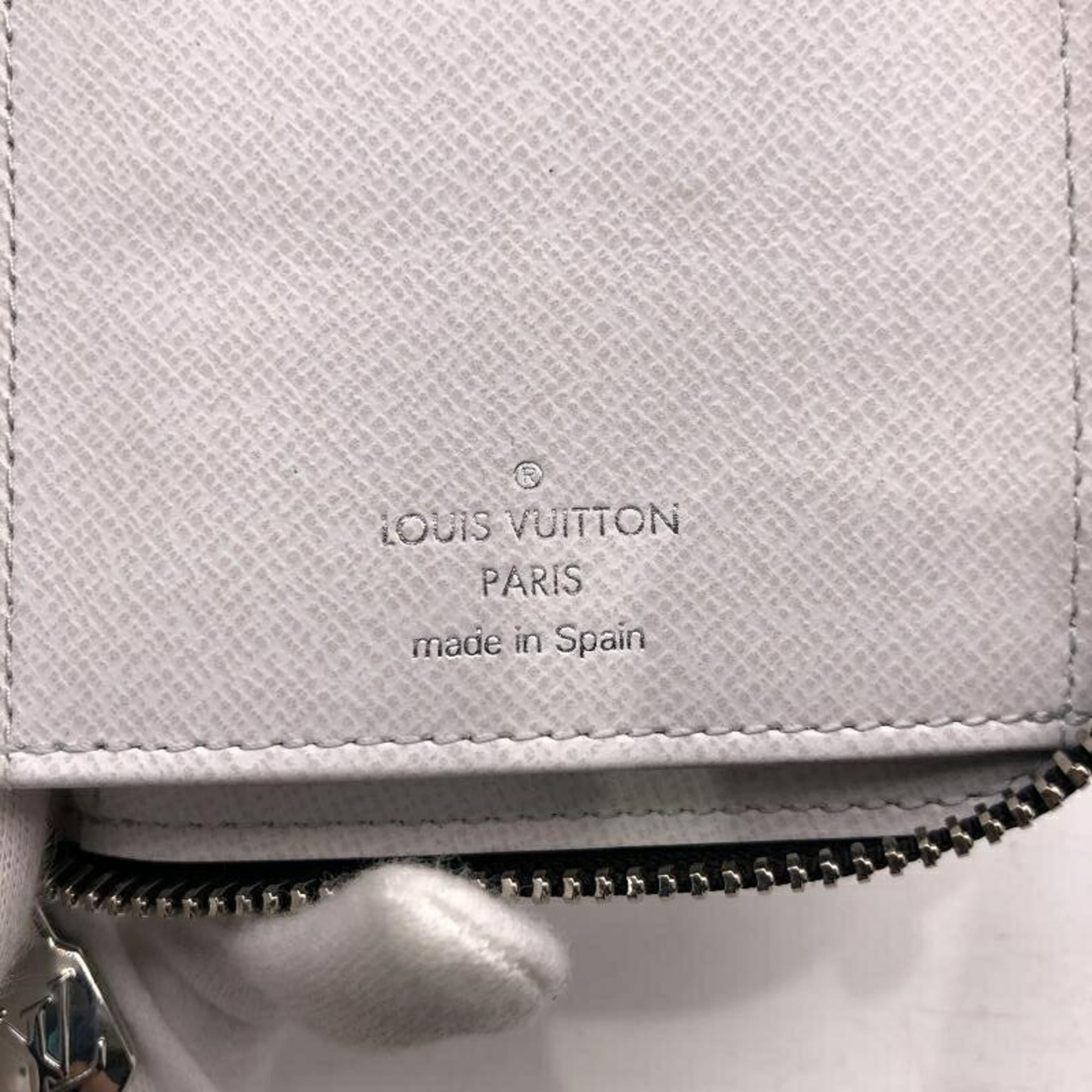 Louis Vuitton White Monogram Eclipse Long Wallet (Bi-Fold) (Pre-Owned)