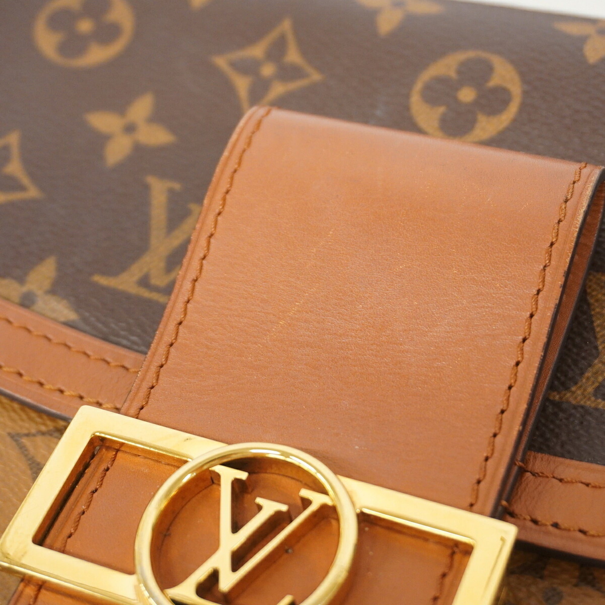 Louis Vuitton Brown Shoulder Bag (Pre-Owned)