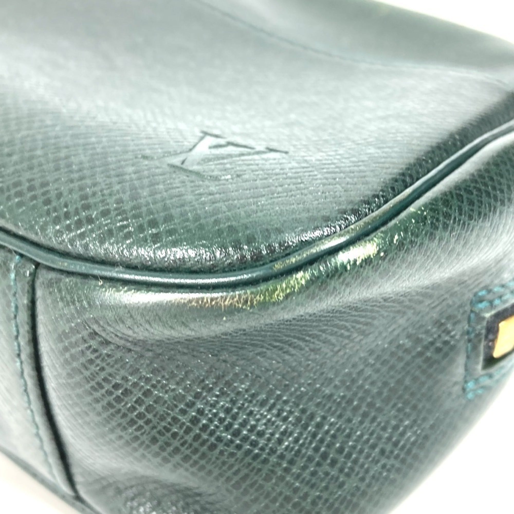 Louis Vuitton Episea Green Taiga Leather Clutch Bag Pouch (Pre-Owned)