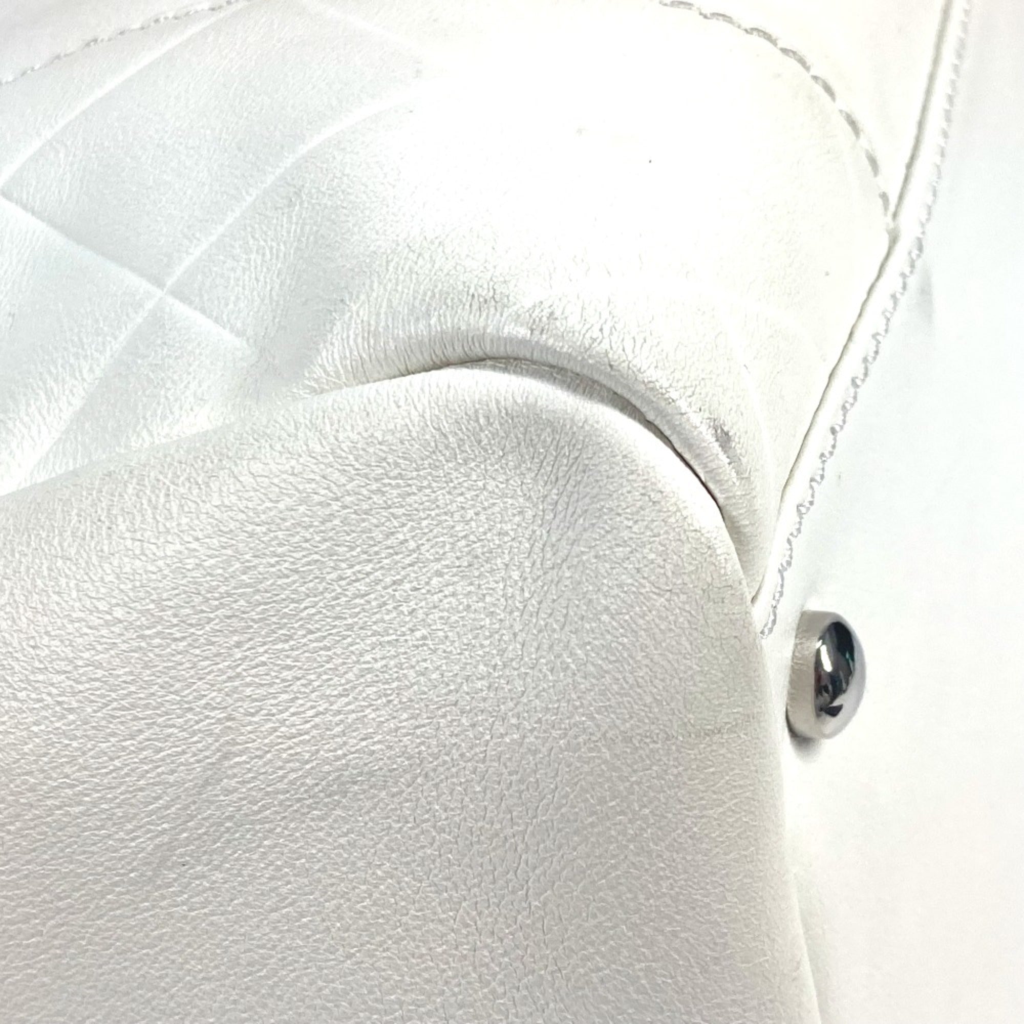 Chanel White Leather Boston Bag (Pre-Owned)