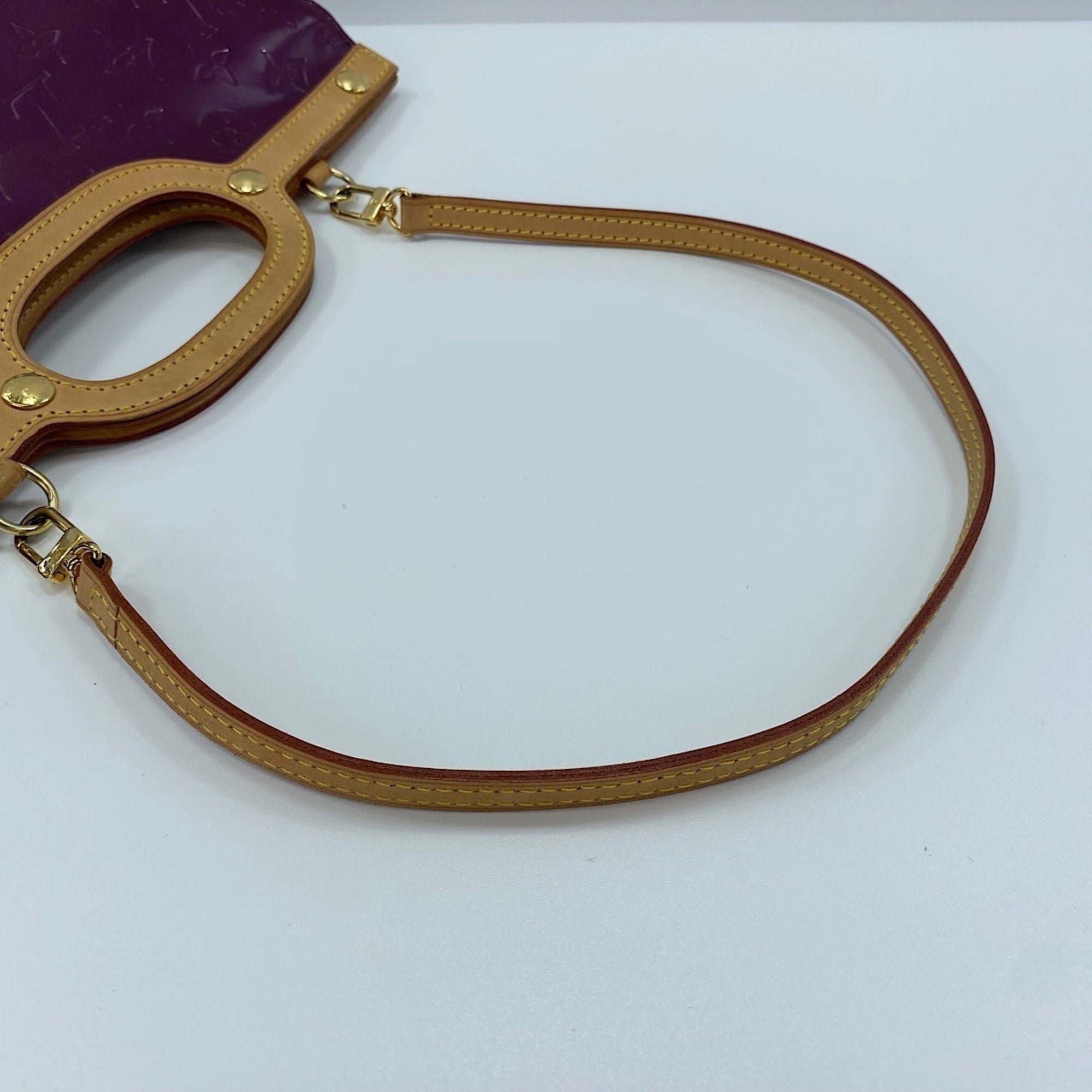 Louis Vuitton Purple Handbag (Pre-Owned)