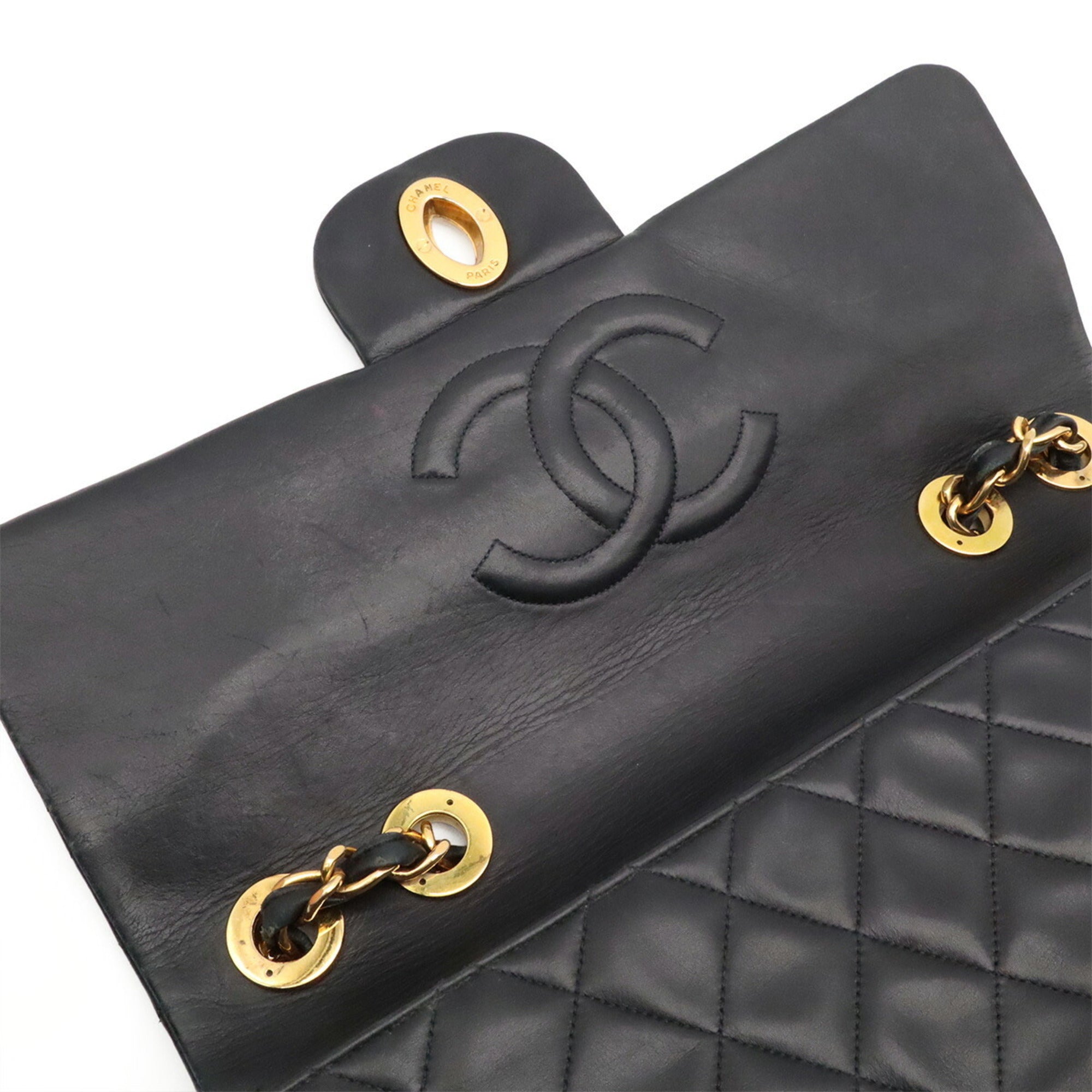Chanel Black Leather Shoulder Bag (Pre-Owned)