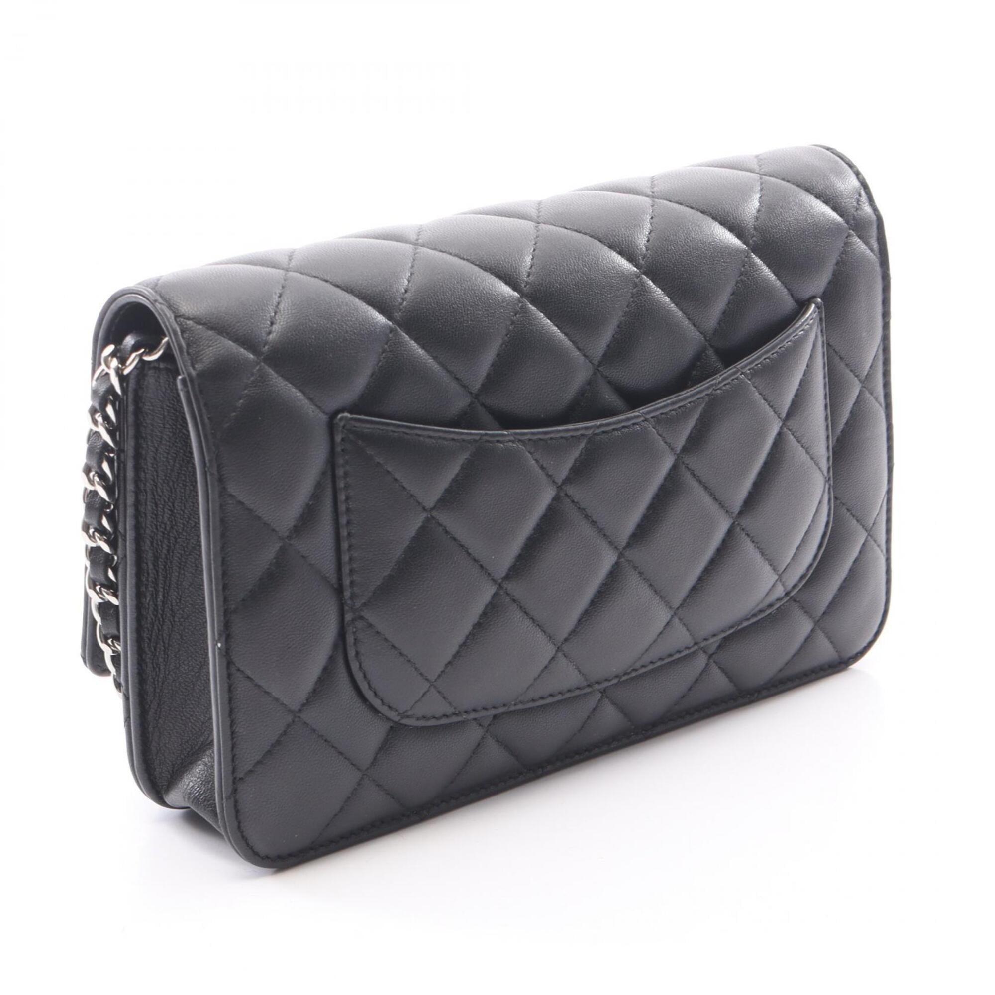 Chanel Matelasse Black Leather Handbag Shoulder Bag (Pre-Owned)