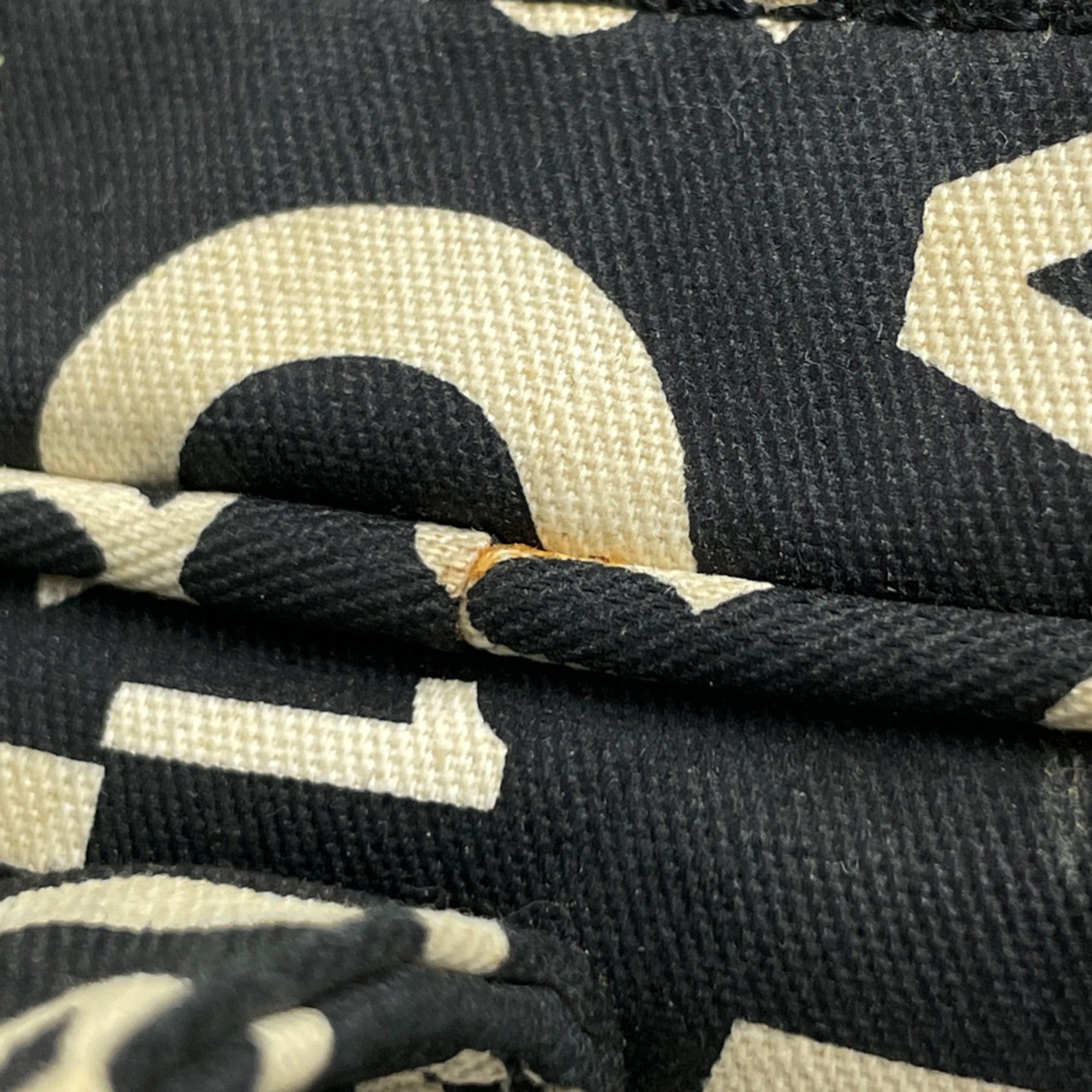 Chanel Black White Canvas Handbag Tote Bag (Pre-Owned)