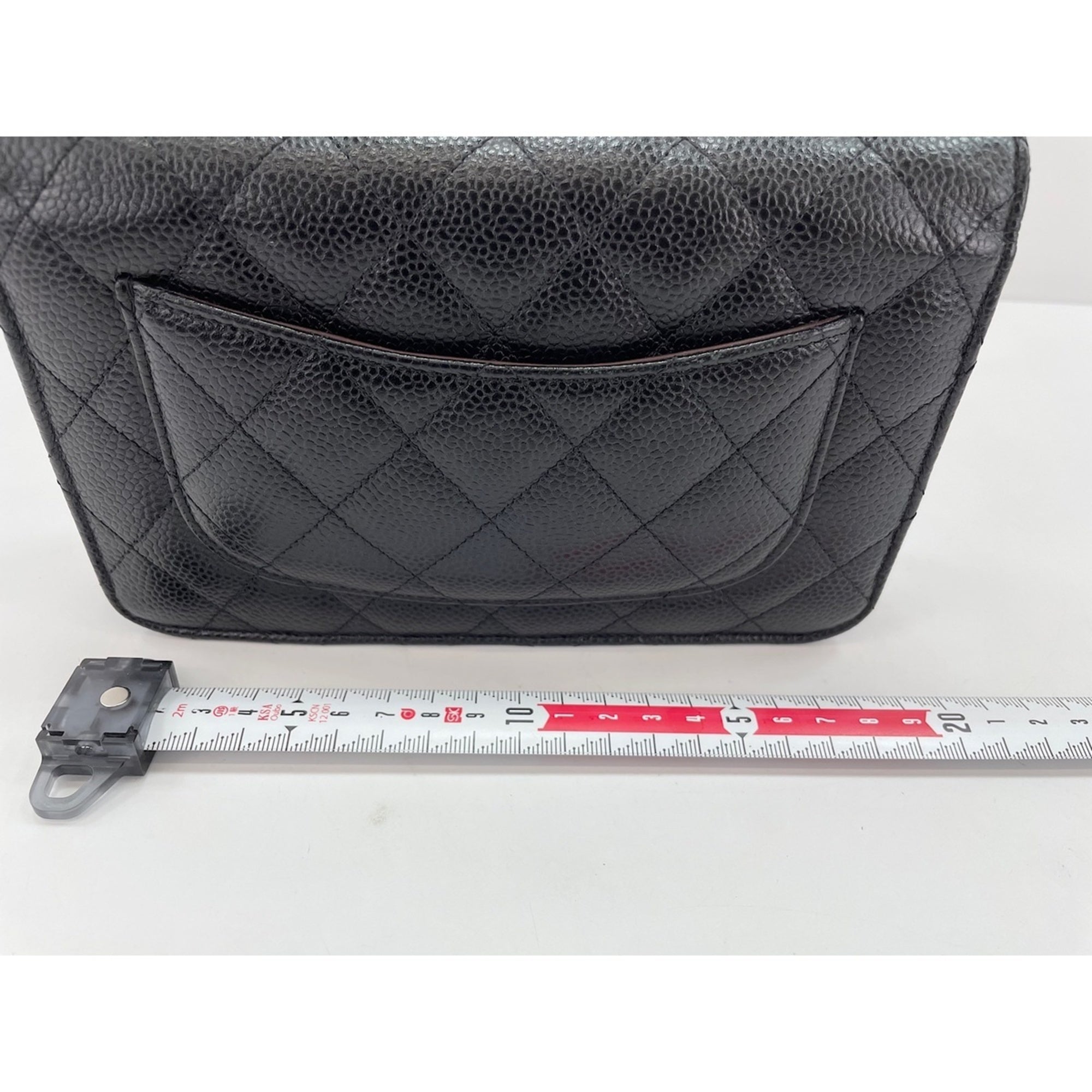 Chanel Black Shoulder Bag (Pre-Owned)