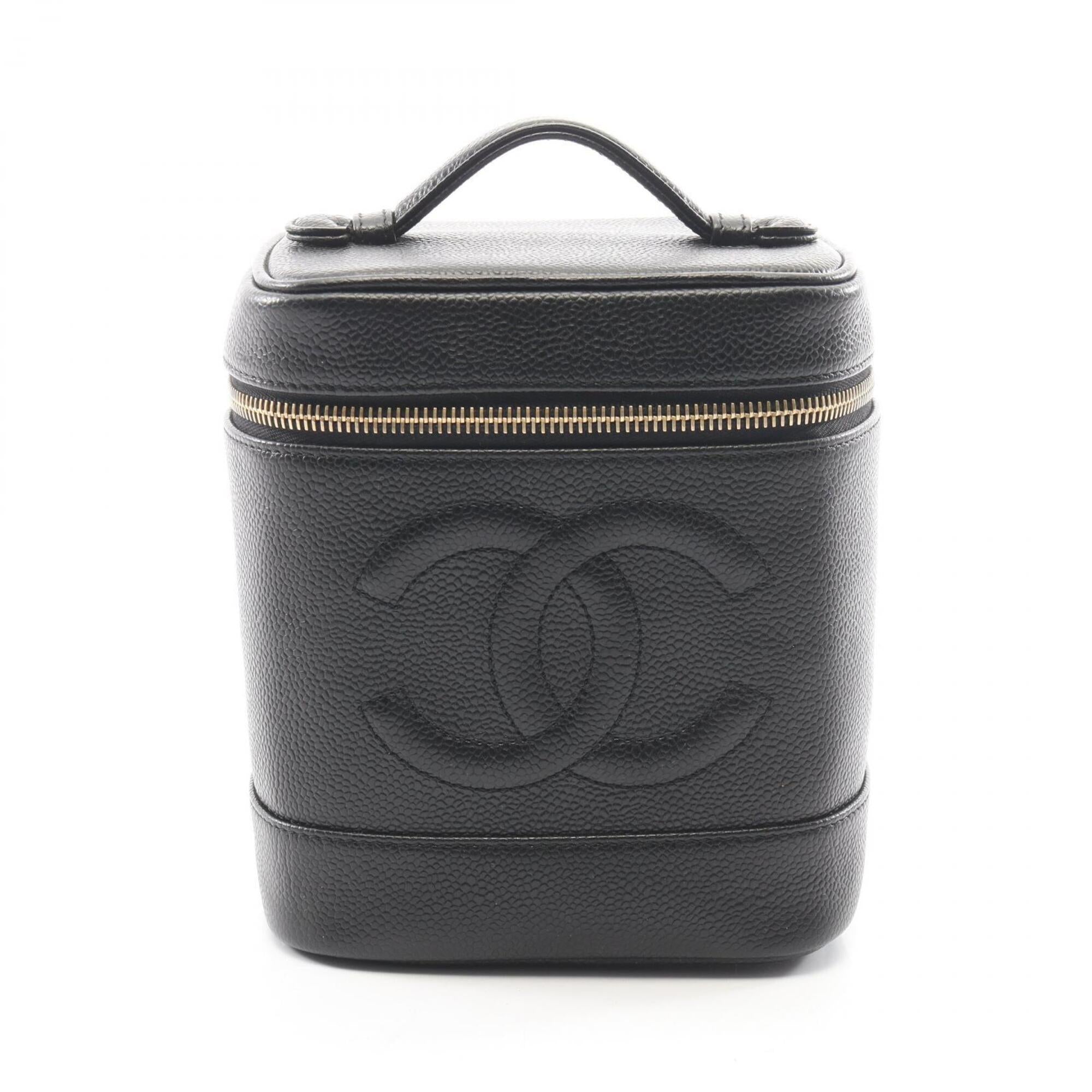 Chanel Black Grained Calfskin Handbag (Pre-Owned)
