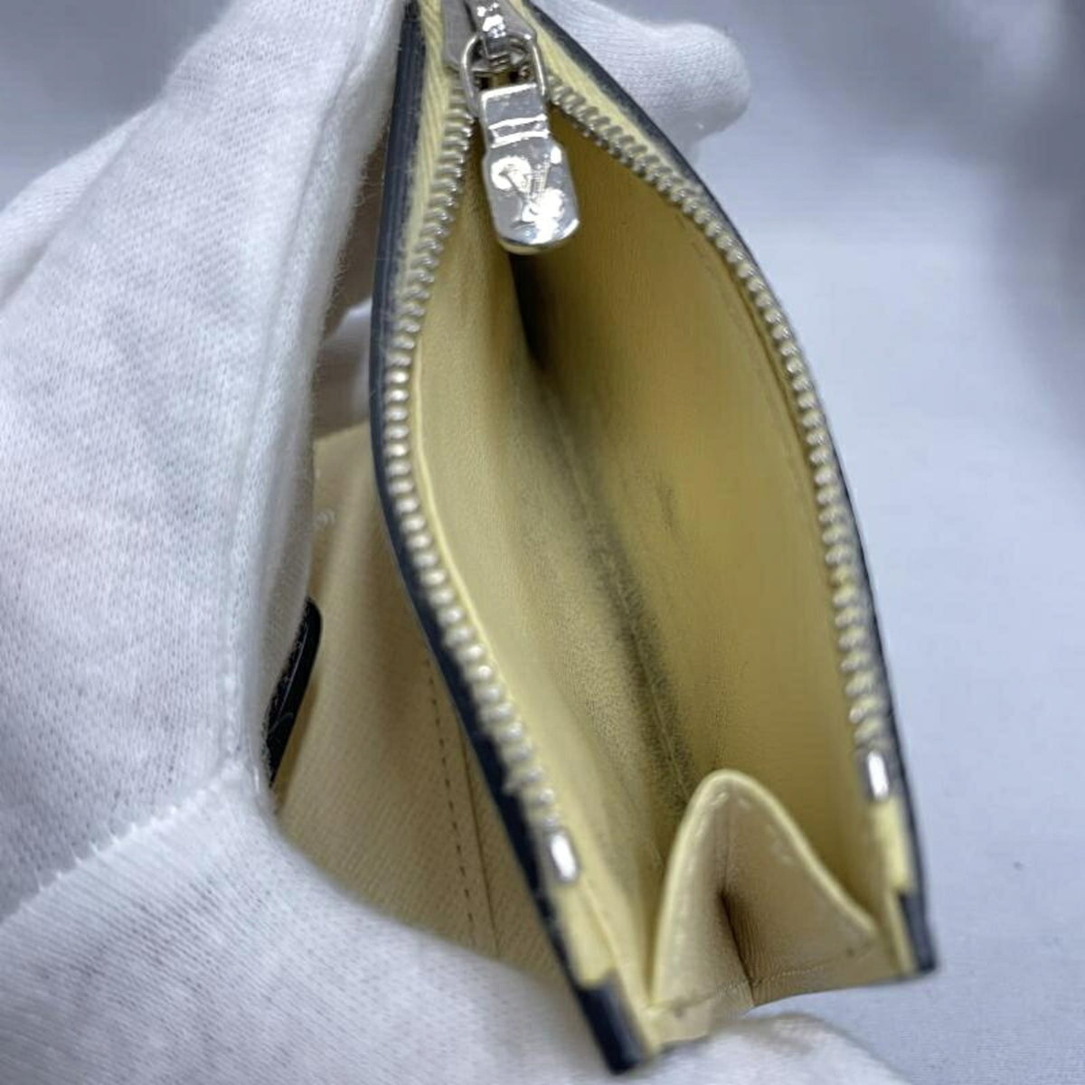 Louis Vuitton Monogram Leather Wallet (Bi-Fold) (Pre-Owned)