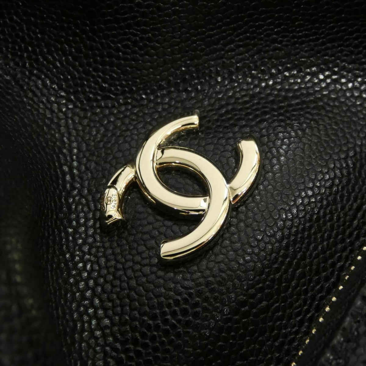 Chanel Black Grained Calfskin Shoulder Bag (Pre-Owned)