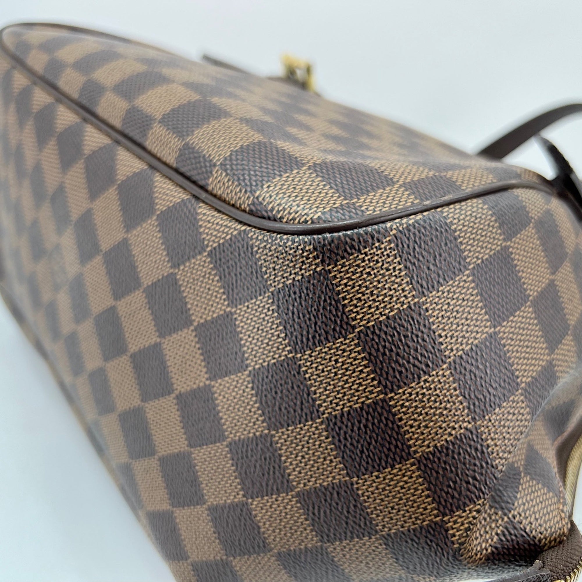 Louis Vuitton Brown Galle Shoulder Bag (Pre-Owned)