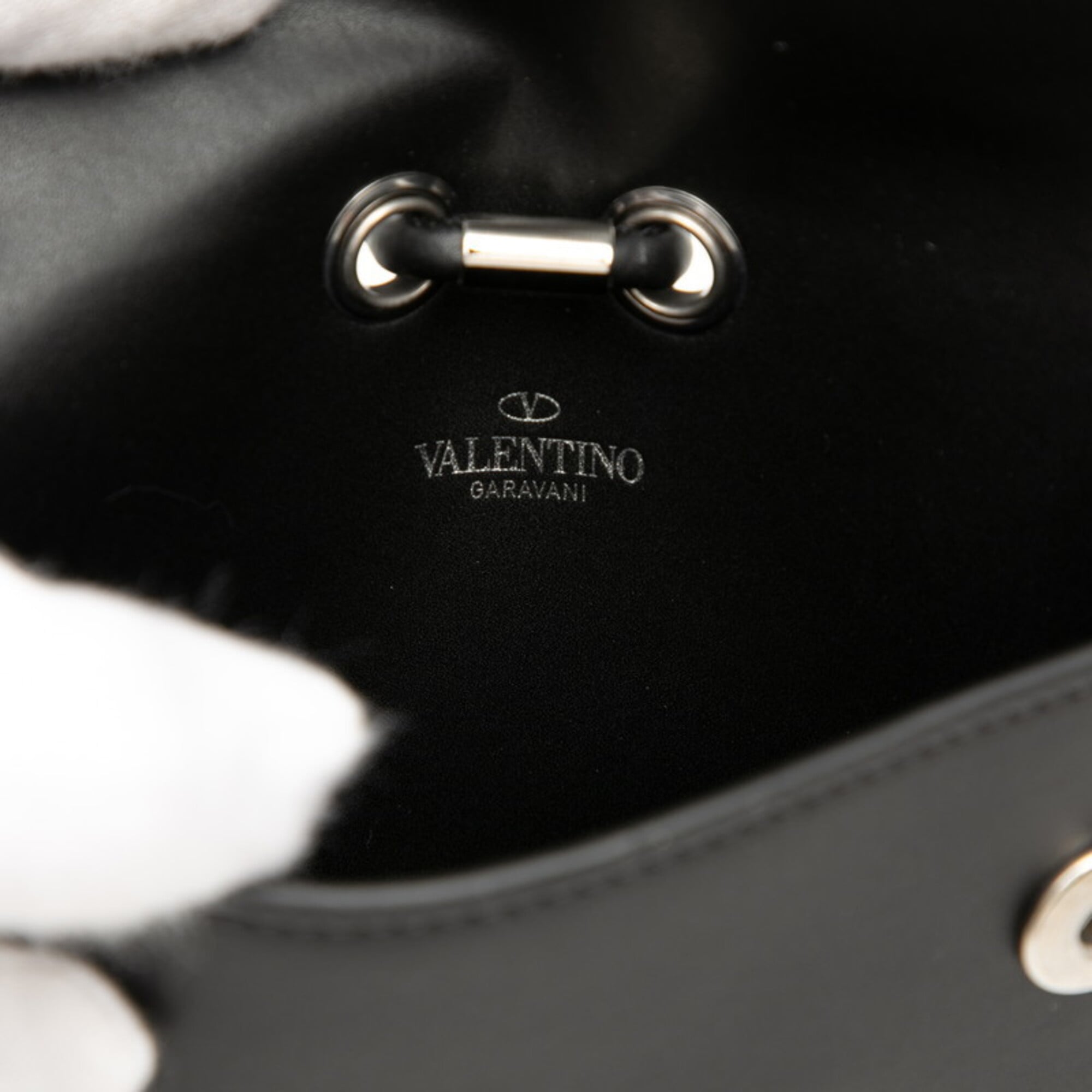 Valentino Black White Leather Shoulder Bag (Pre-Owned)