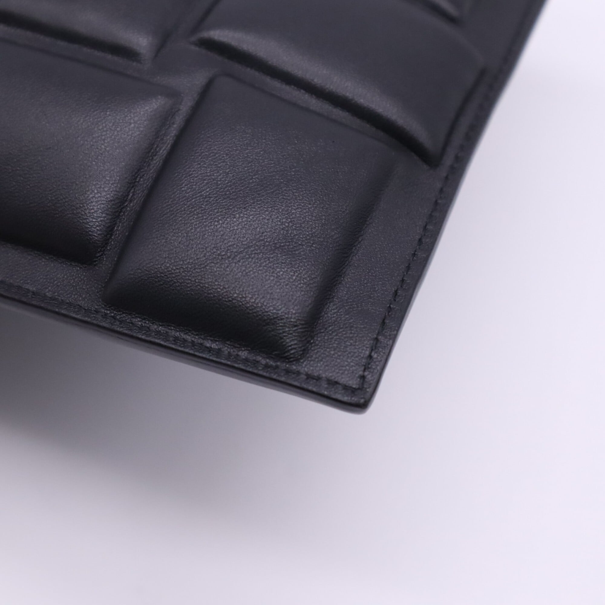 Bottega Veneta Black Leather Clutch Bag (Pre-Owned)