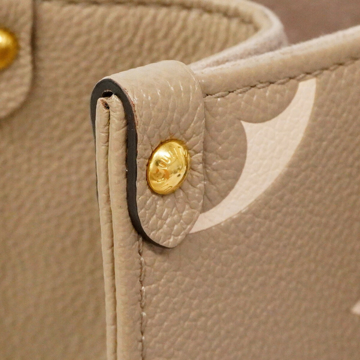 Louis Vuitton Cream Tourterelle Handbag (Pre-Owned)