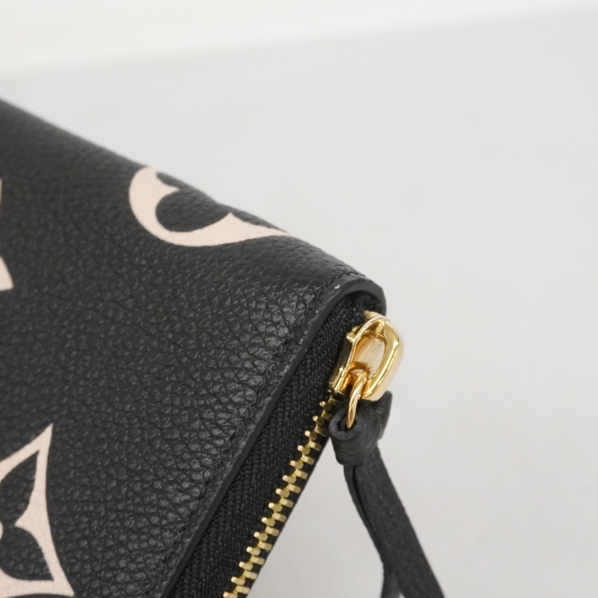 Louis Vuitton Beige Black Long Wallet (Bi-Fold) (Pre-Owned)