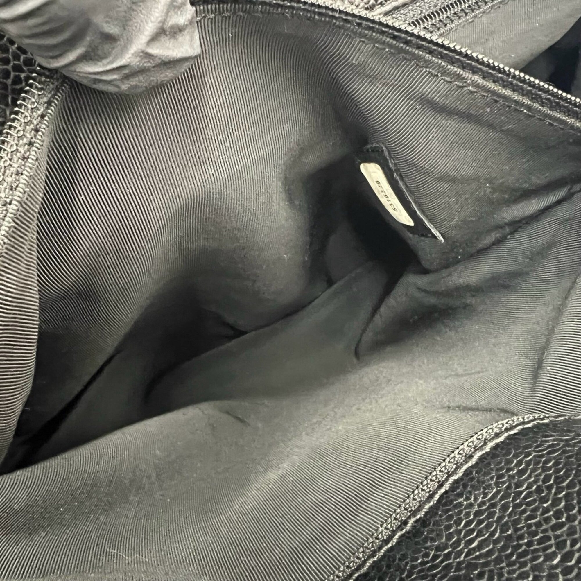 Chanel Black Grained Calfskin Tote Bag (Pre-Owned)