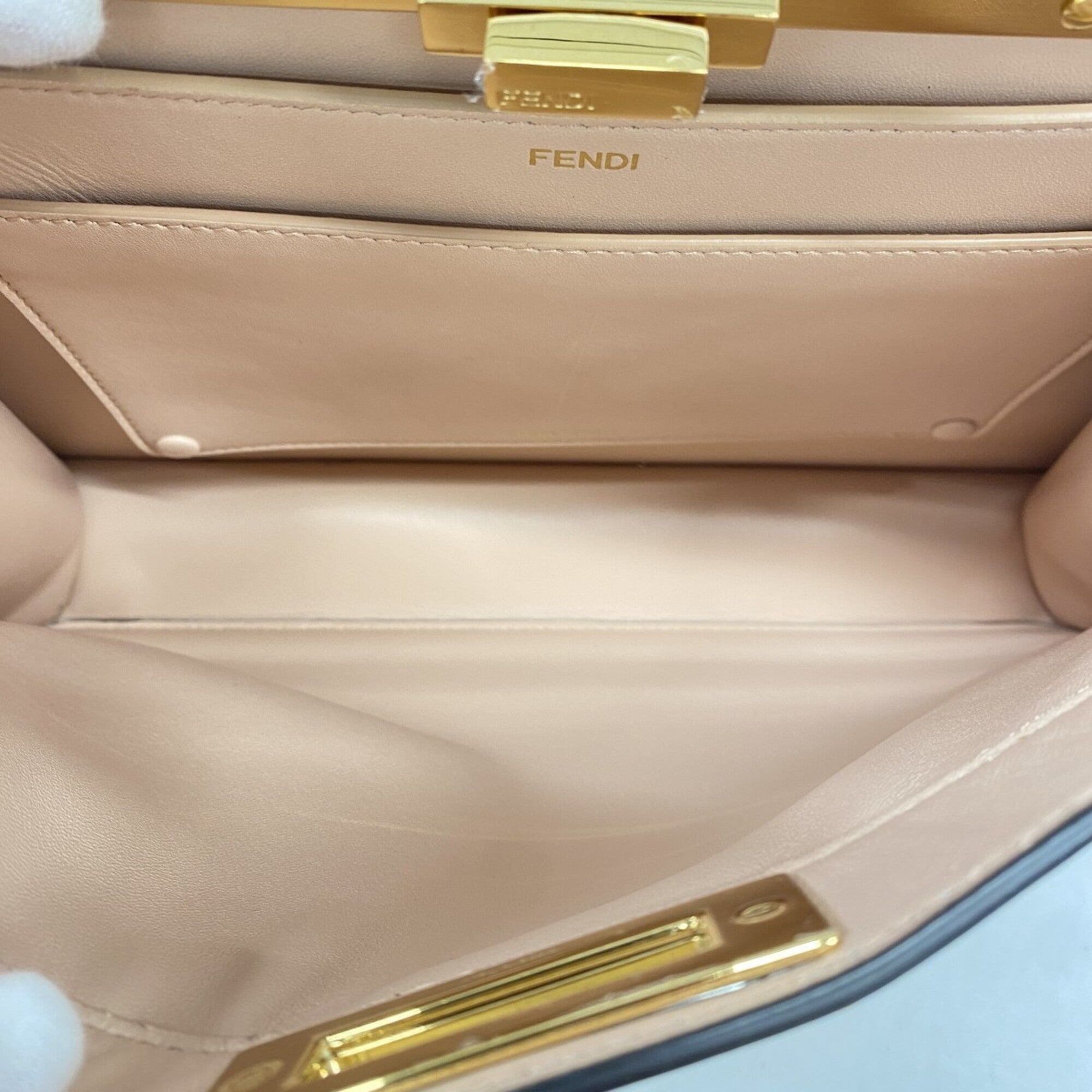 Fendi White Leather Handbag (Pre-Owned)