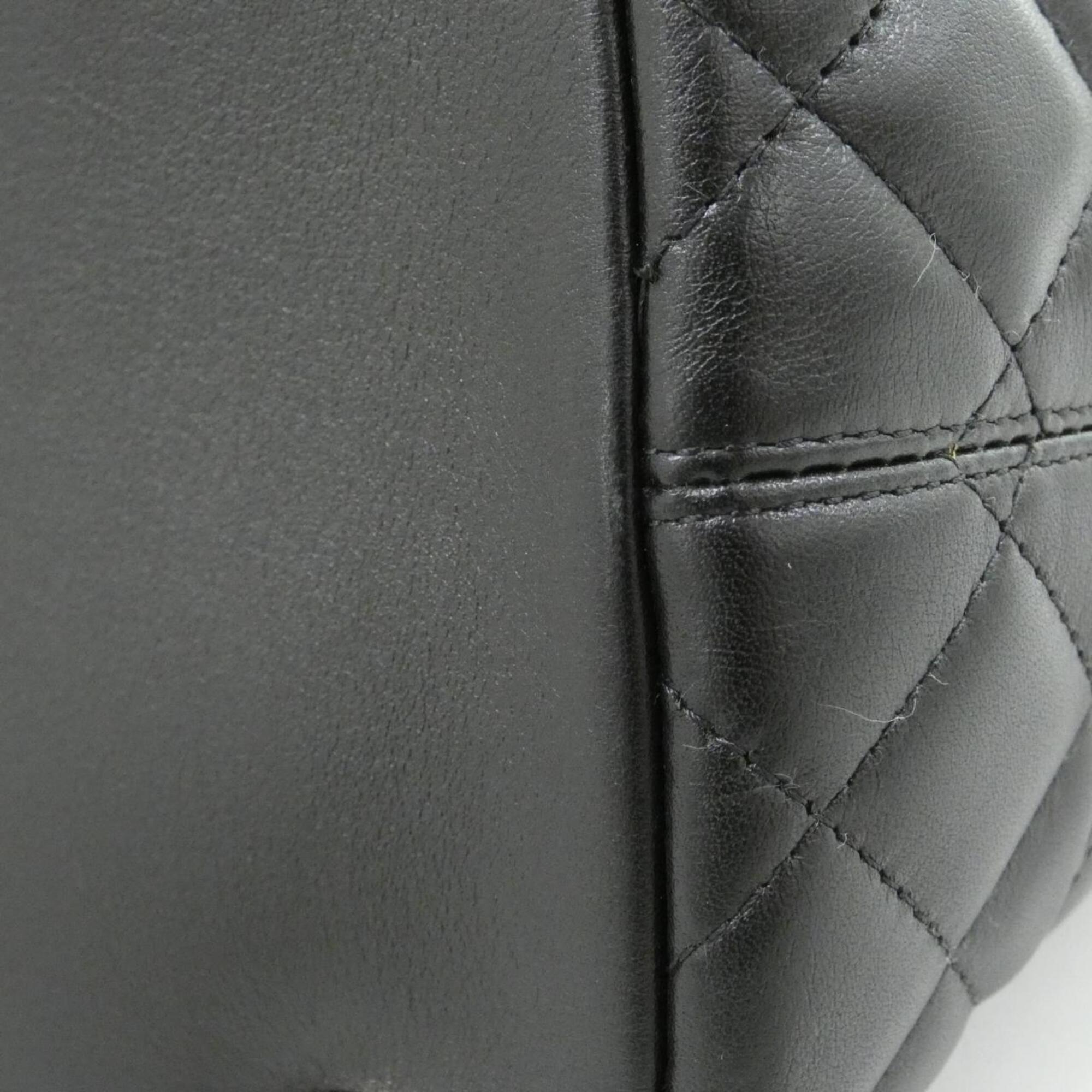Chanel Black Leather Handbag (Pre-Owned)