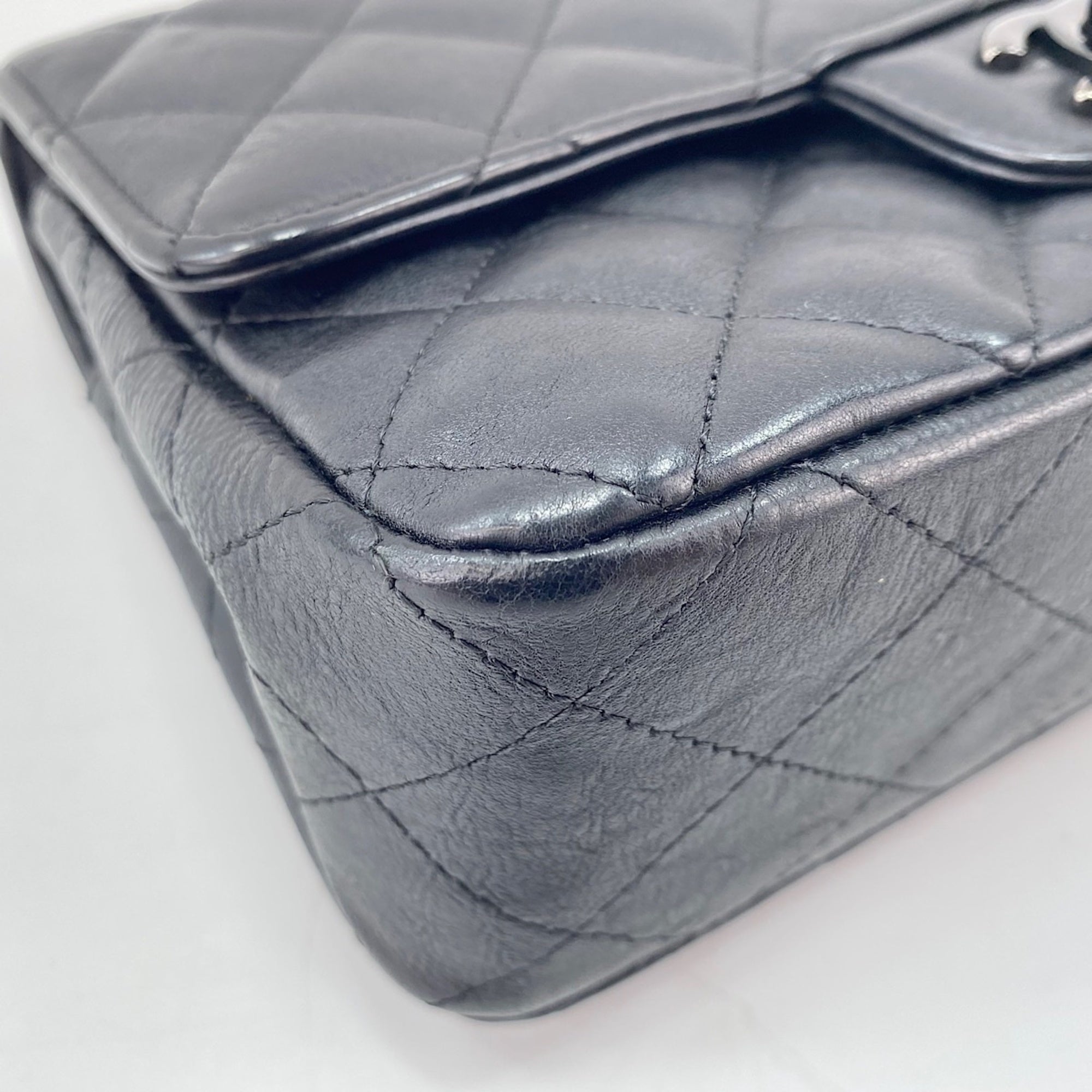 Chanel Matelasse Black Shoulder Bag (Pre-Owned)