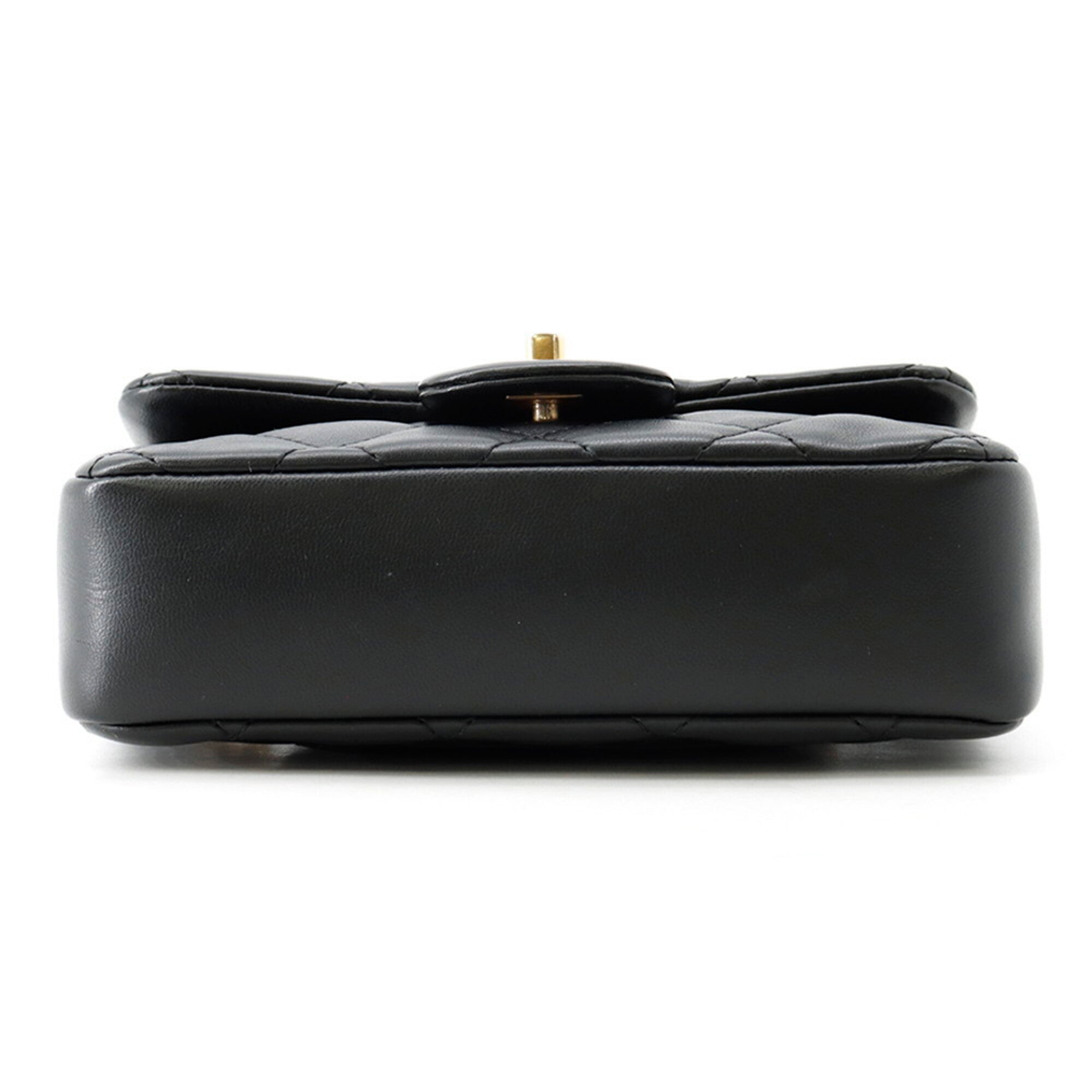 Chanel Black Leather Shoulder Bag (Pre-Owned)